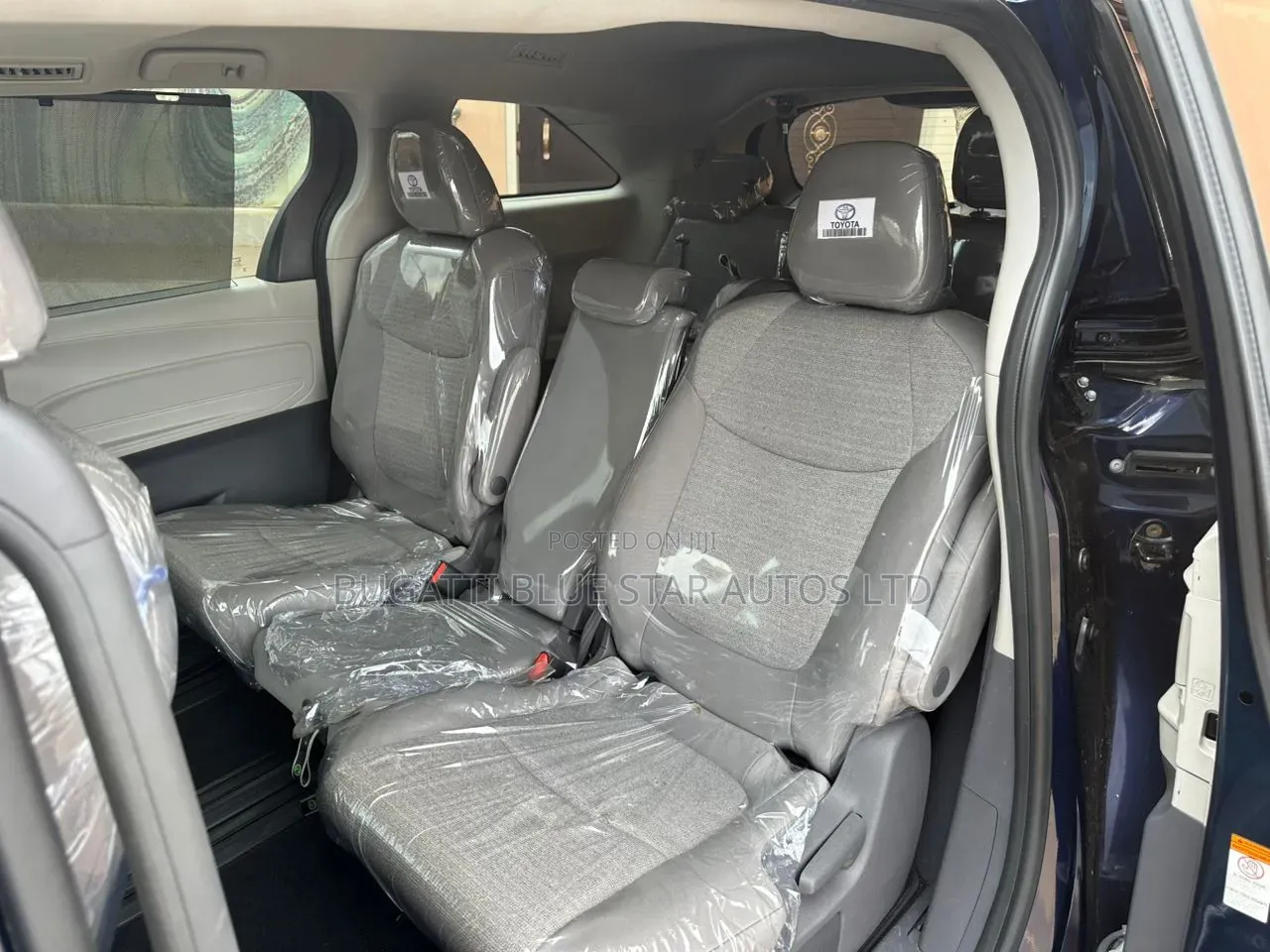 Toyota Sienna LE 2022 Blue