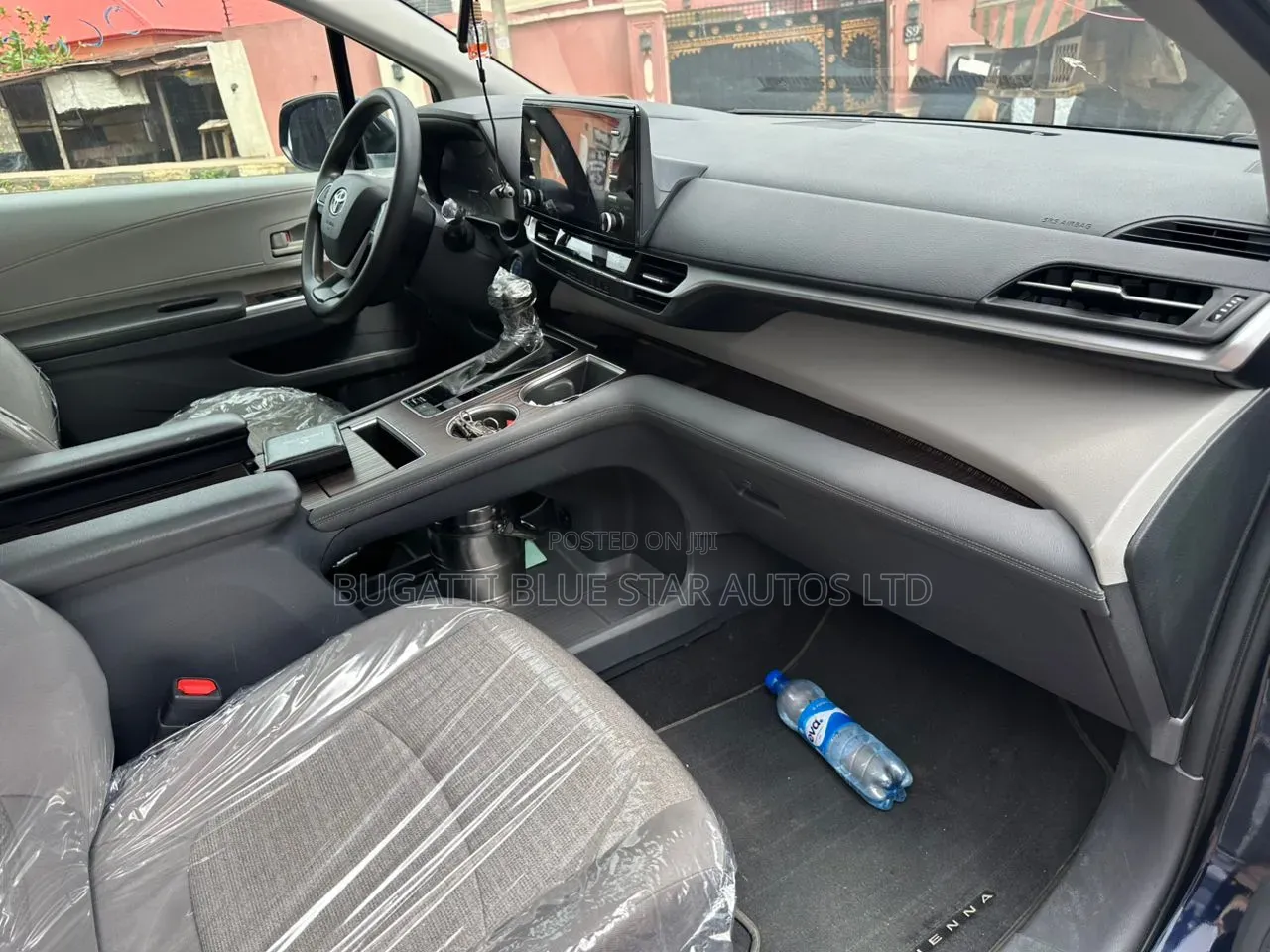 Toyota Sienna LE 2022 Blue