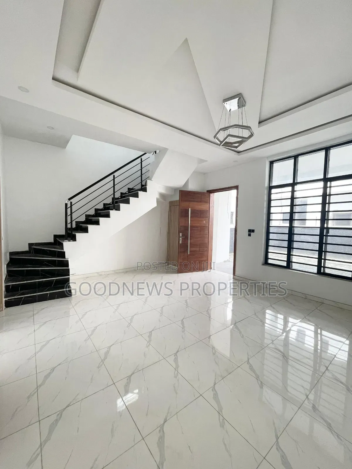 4bdrm Duplex in Ikota for sale