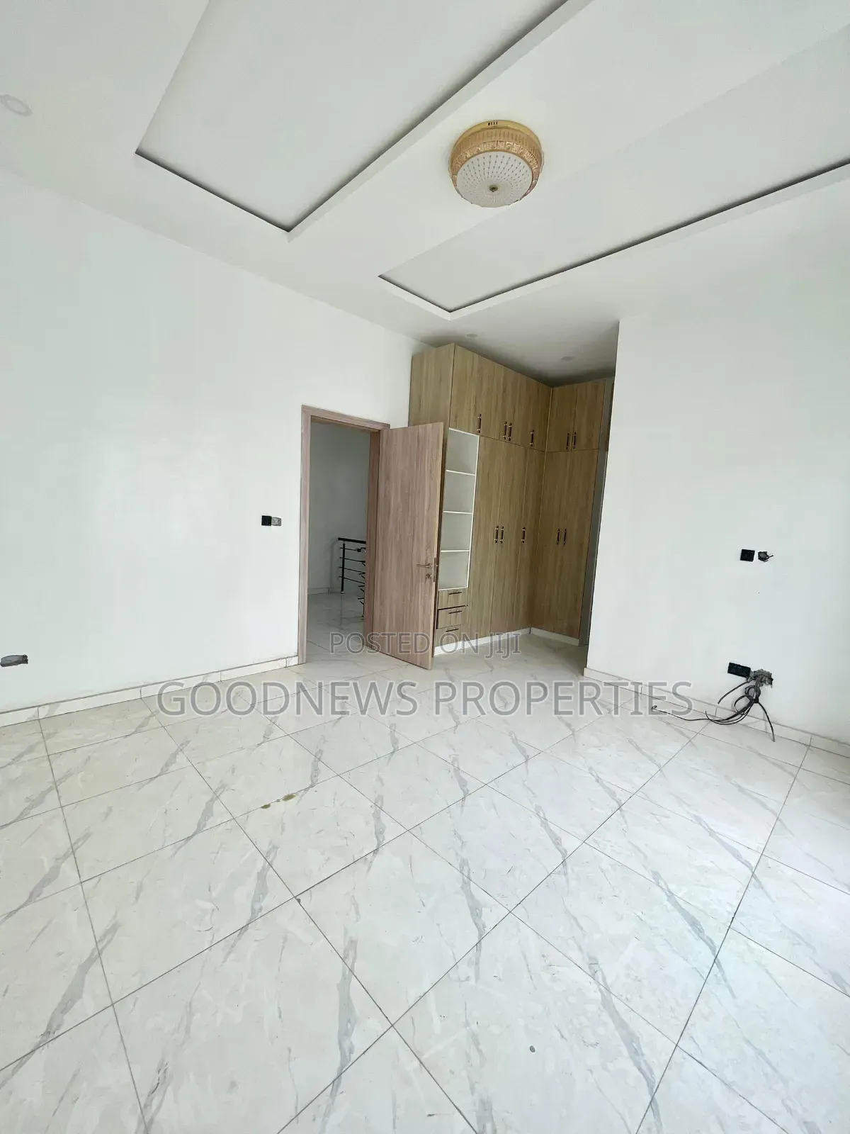 4bdrm Duplex in Ikota for sale