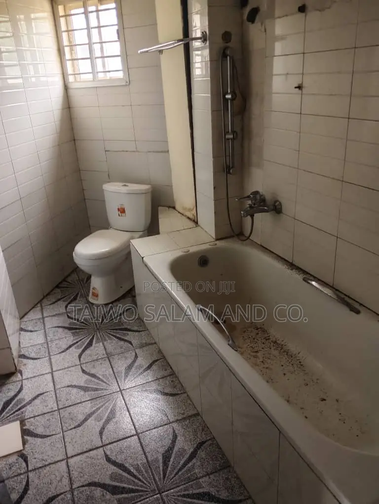 5bdrm Duplex in Bodija for sale