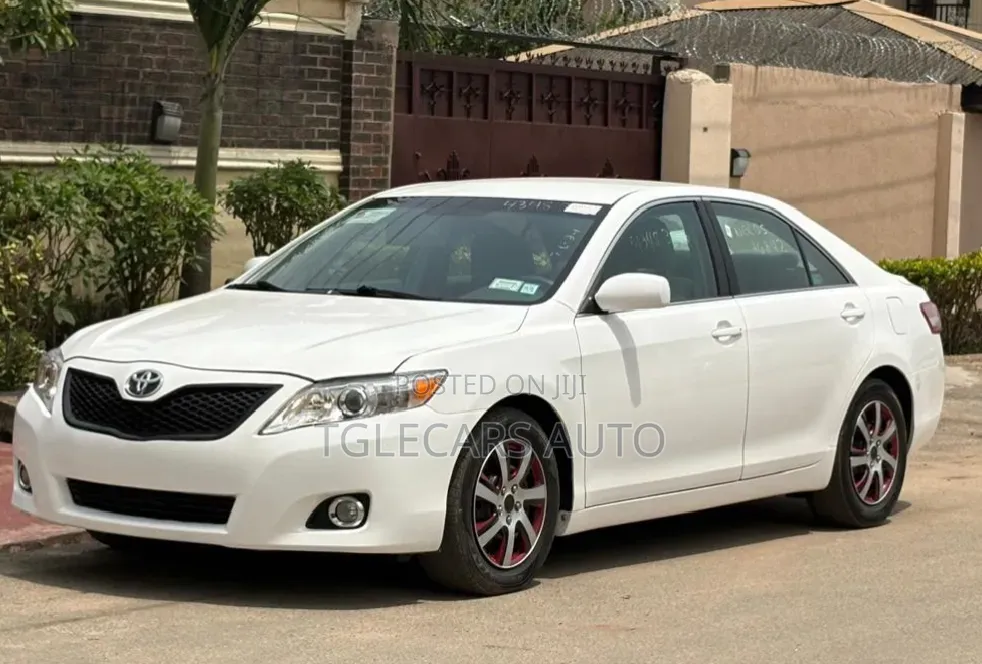Toyota Camry 2010 White