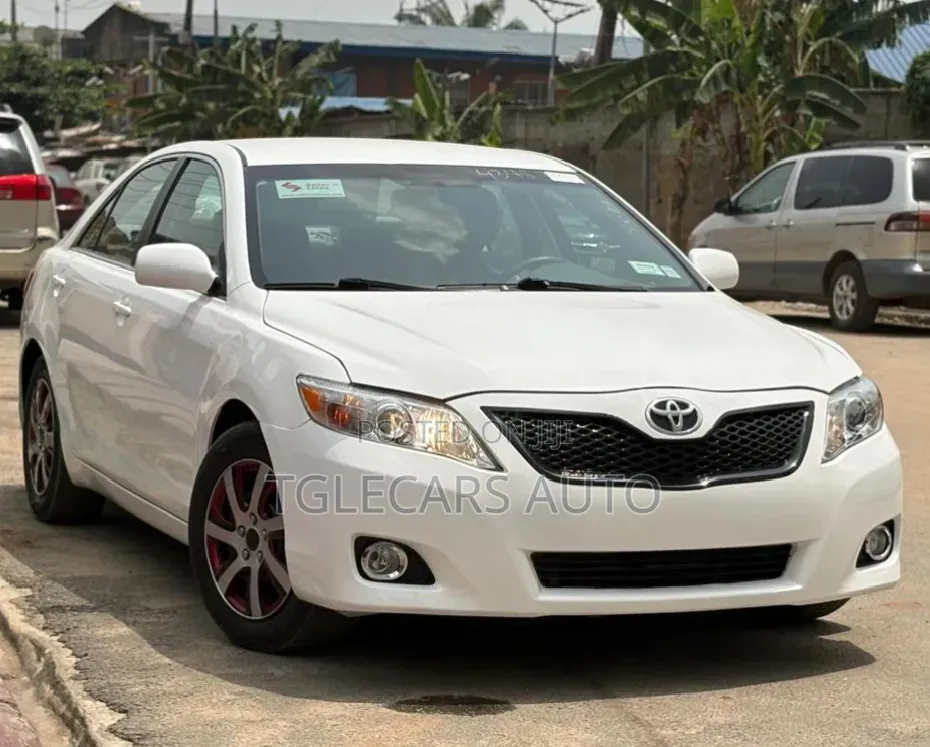 Toyota Camry 2010 White