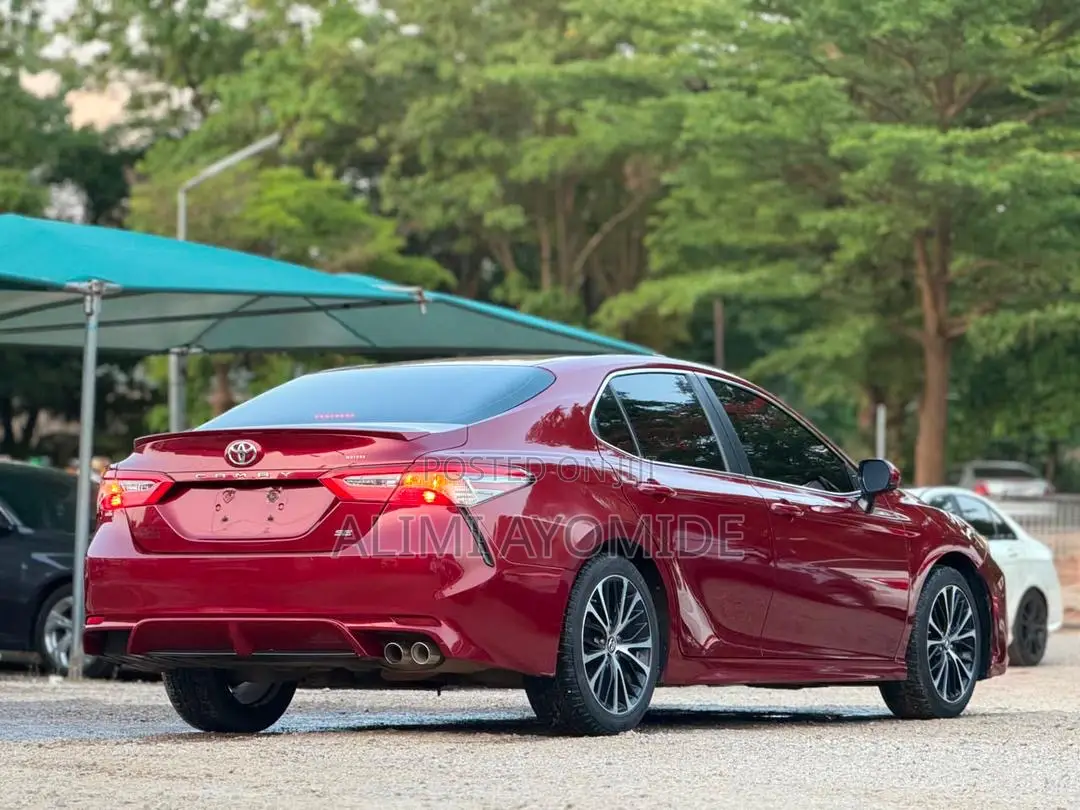 Toyota Camry 2019 Red