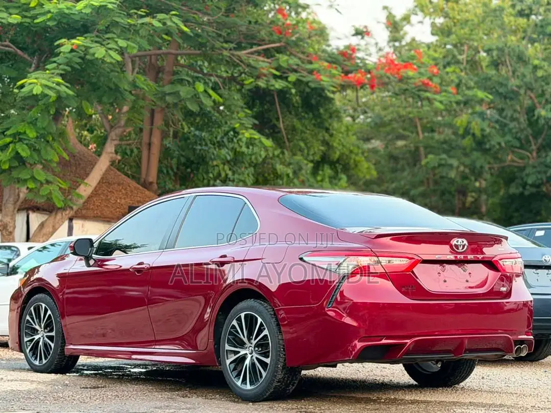 Toyota Camry 2019 Red