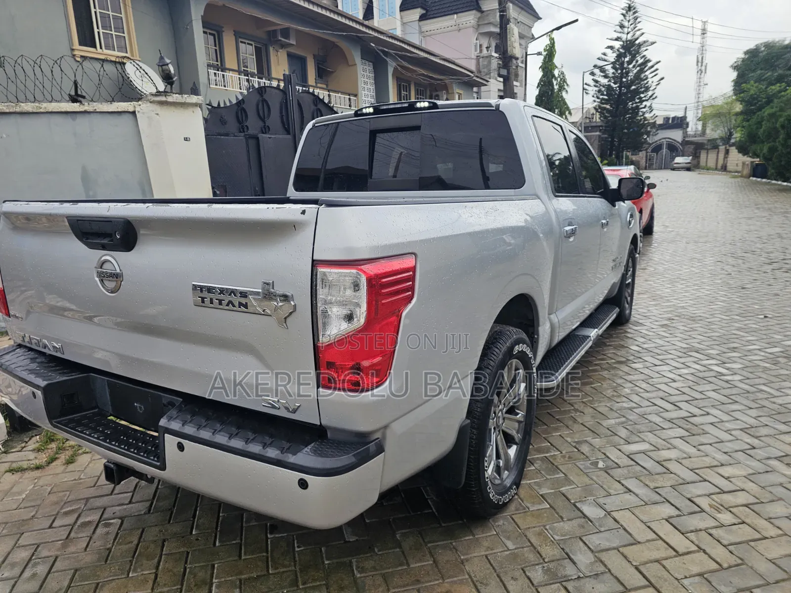 Nissan Titan Platinum Reserve 4x2 Crew Cab 5.6 ft. box 139.8 in. WB