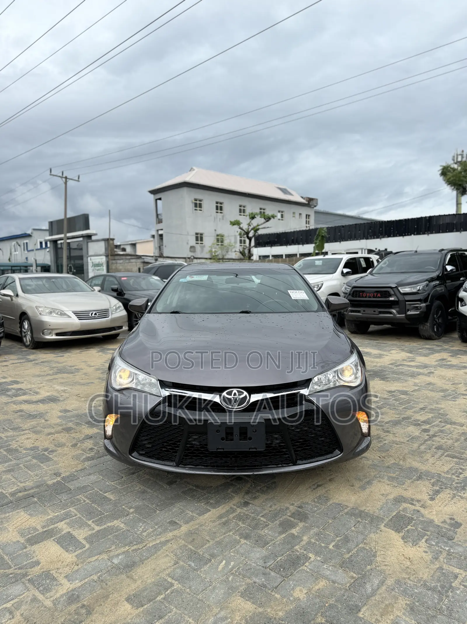 Toyota Camry SE 4dr Sedan (2.5L 4cyl 6A) 2015 Gray