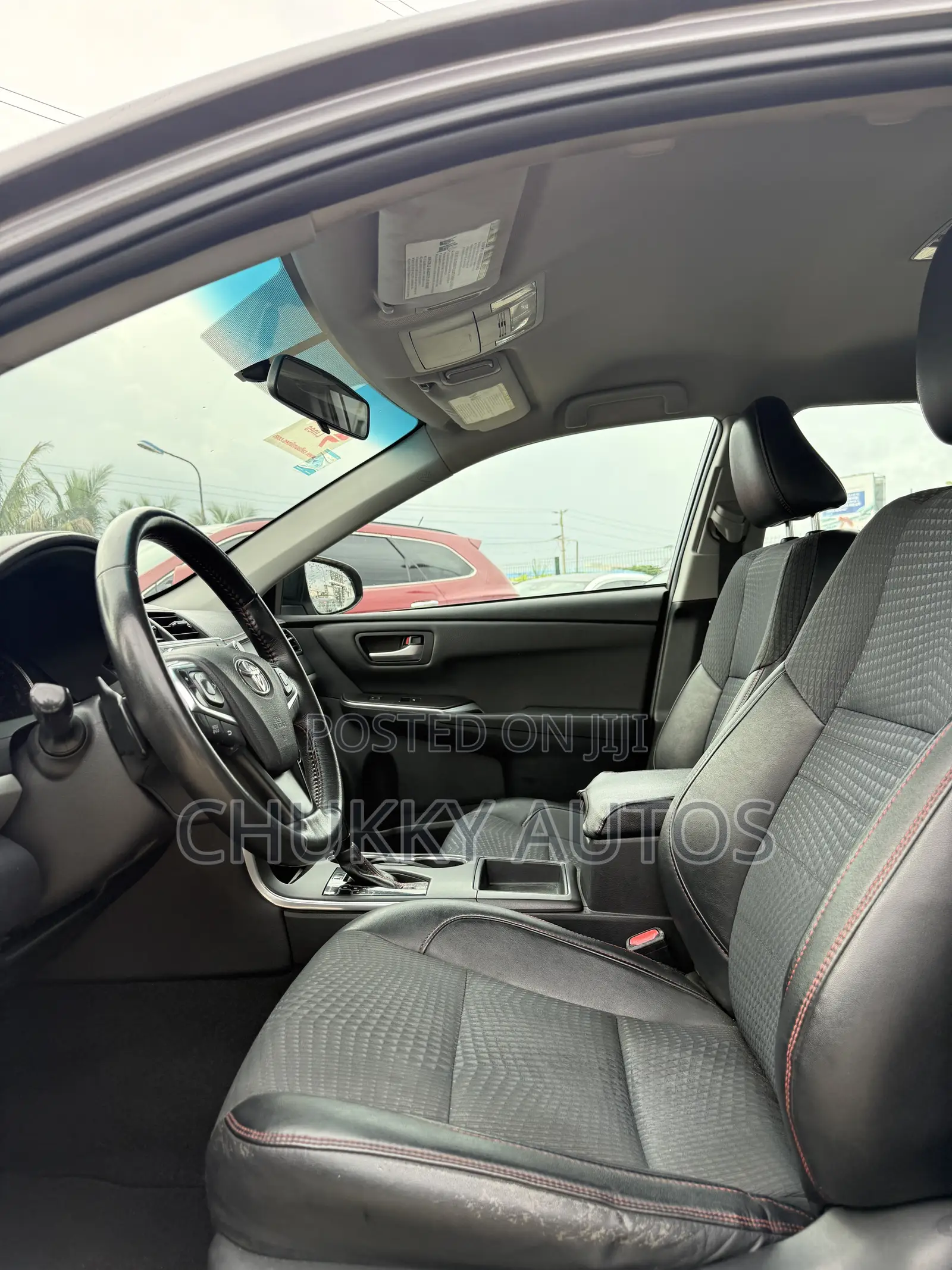 Toyota Camry SE 4dr Sedan (2.5L 4cyl 6A) 2015 Gray