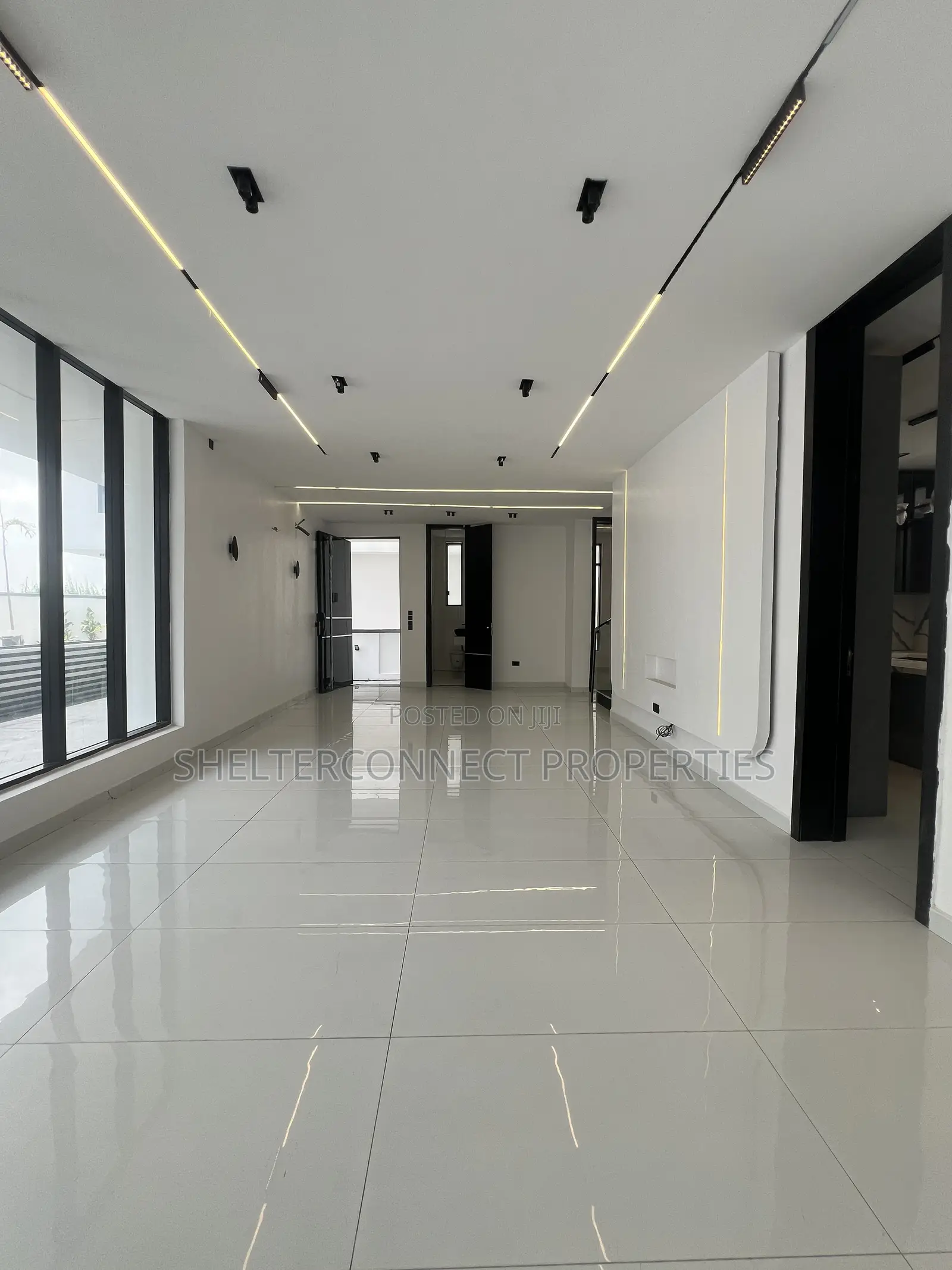 5bdrm House in Chevron for sale