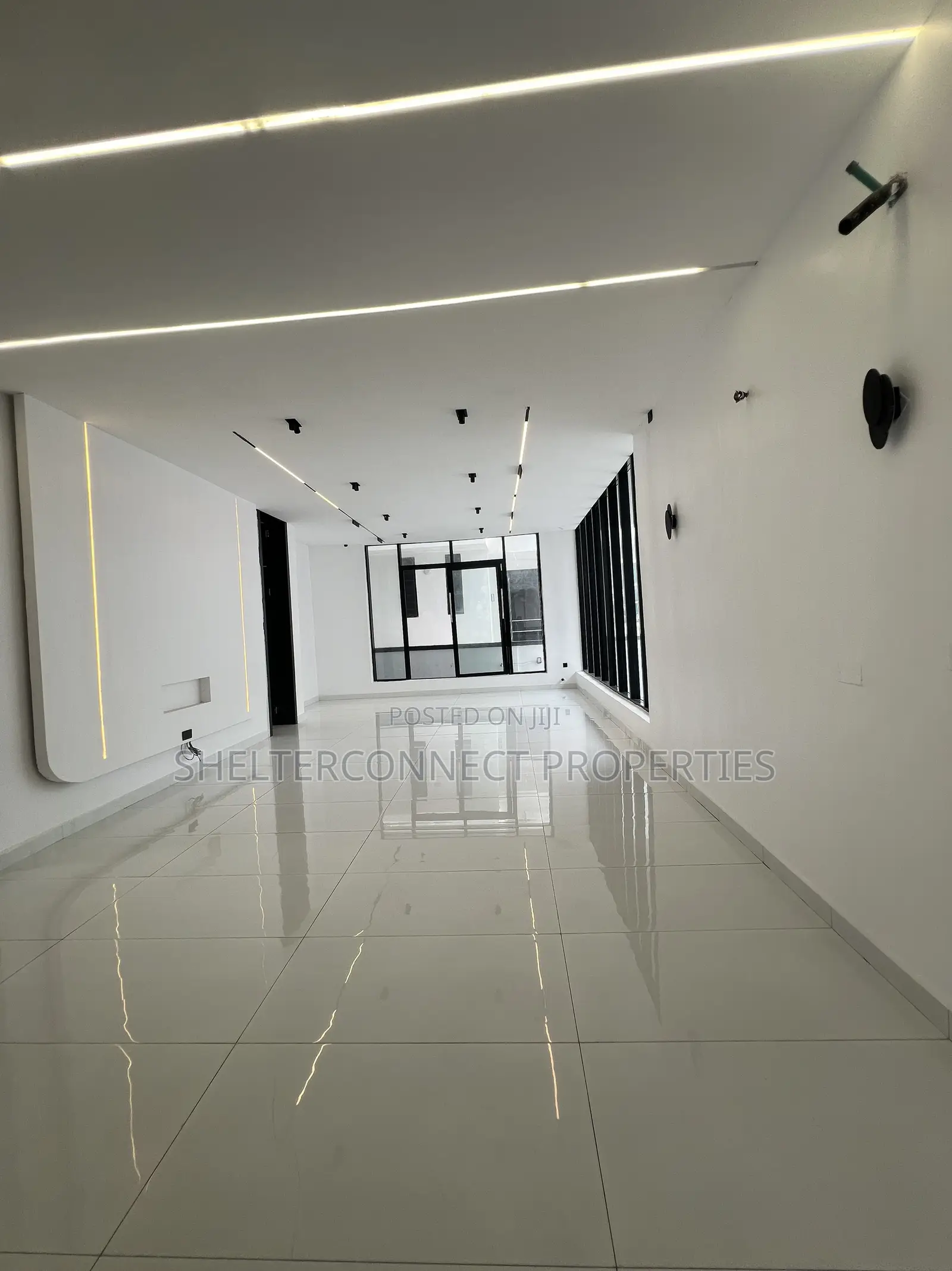 5bdrm House in Chevron for sale