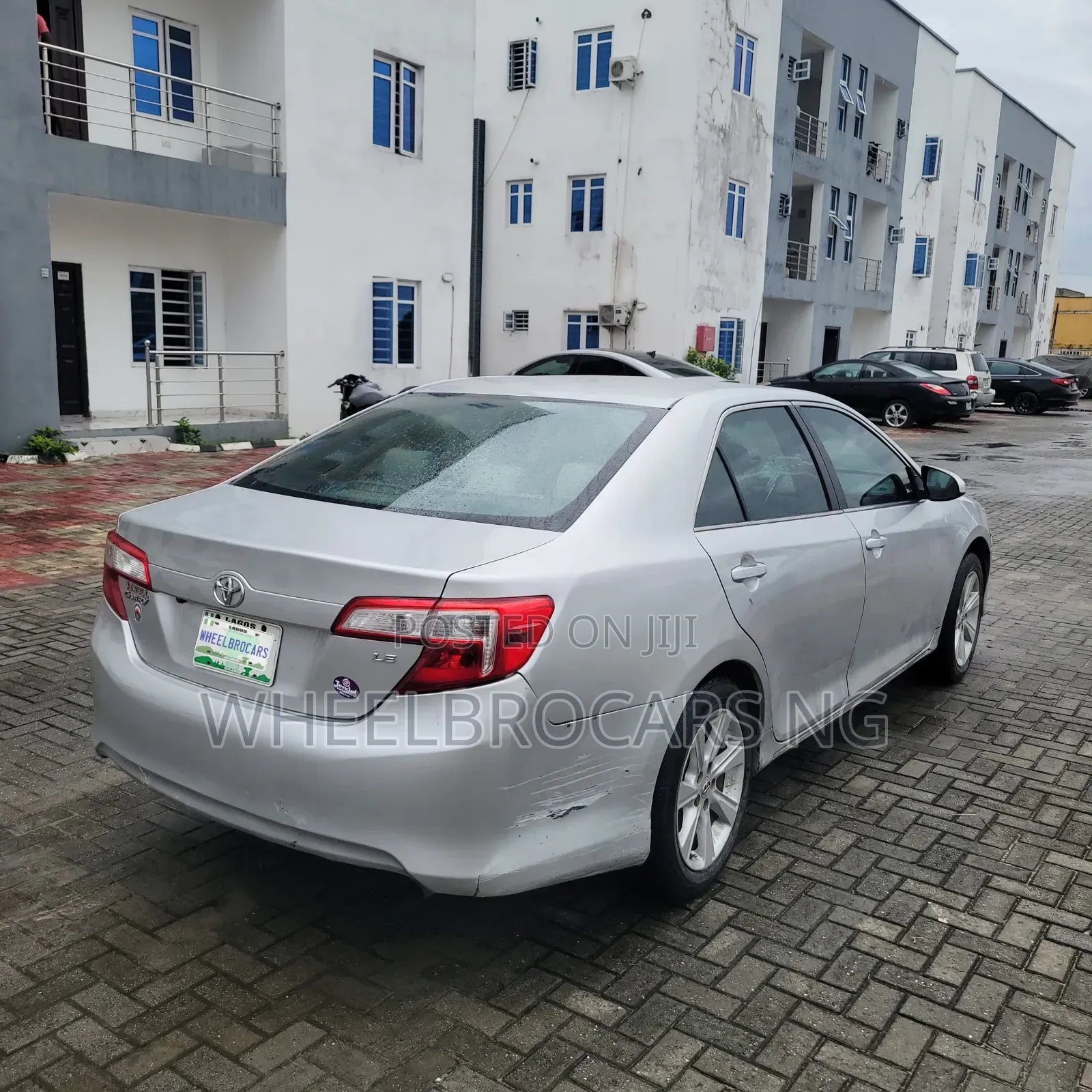 Toyota Camry LE 4dr Sedan (2.5L 4cyl 6A) 2012 Silver