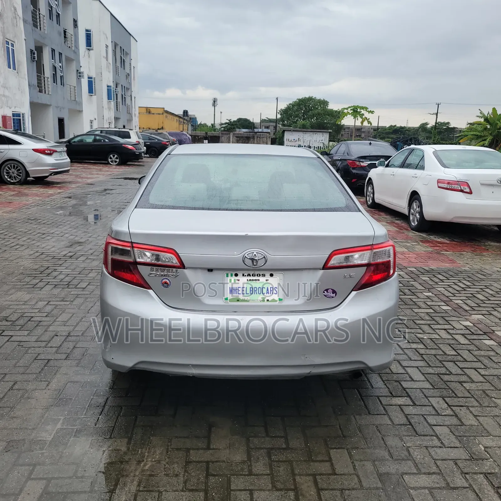 Toyota Camry LE 4dr Sedan (2.5L 4cyl 6A) 2012 Silver