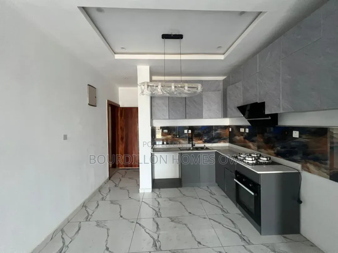 2bdrm Apartment in Ologolo Lekki Lagos for rent