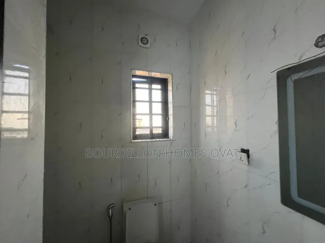 2bdrm Apartment in Ologolo Lekki Lagos for rent