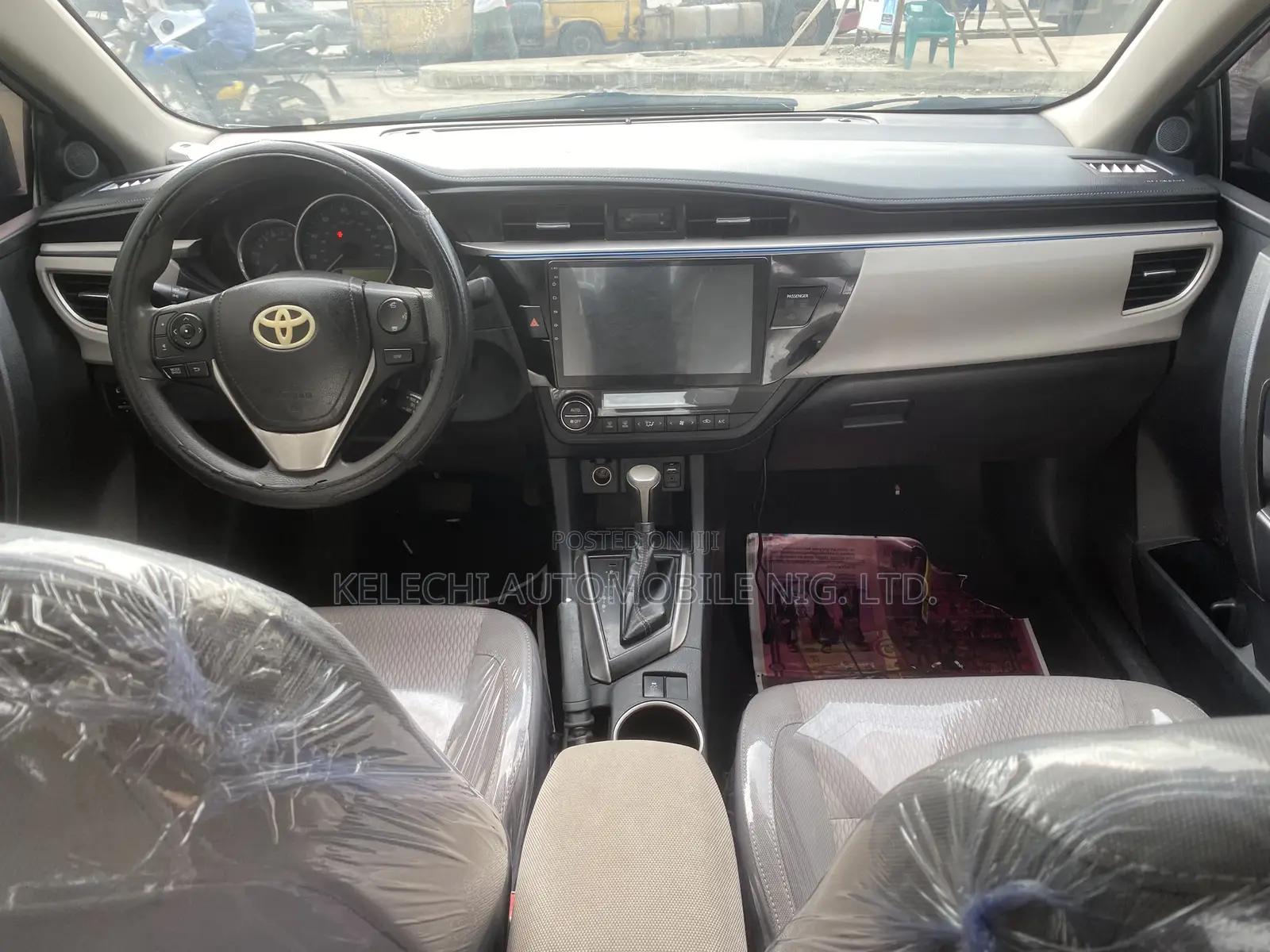 Toyota Corolla LE 4dr Sedan (1.8L 4cyl CVT) 2014 Silver
