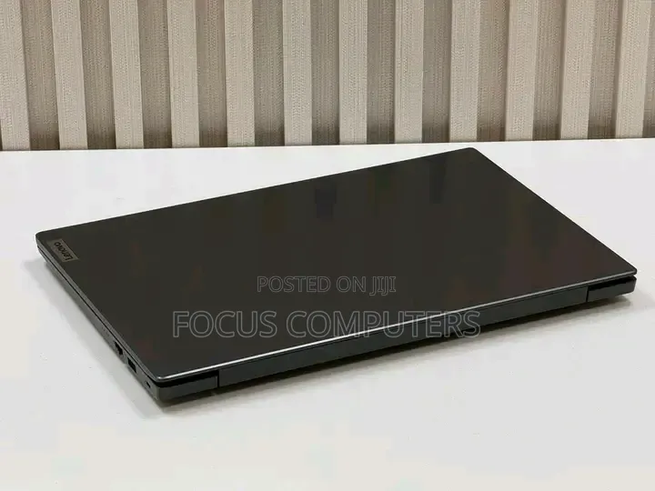 Laptop Lenovo V14 G3 IAP 12GB Intel Core i5 SSD 128GB