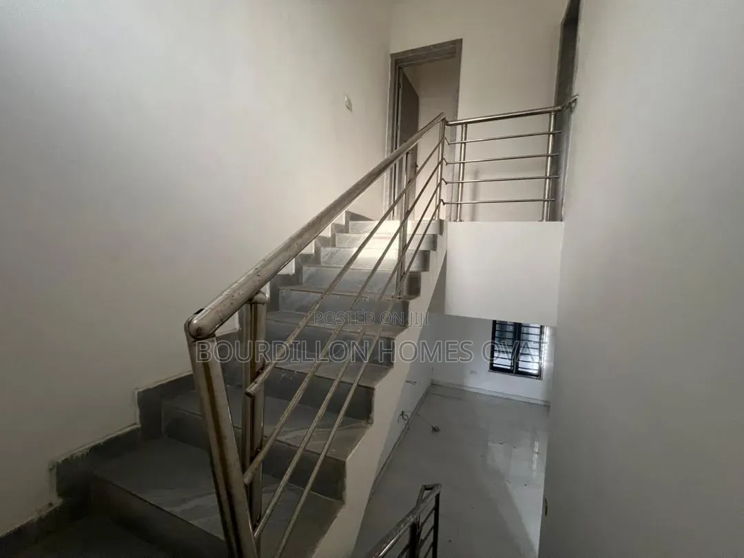 3bdrm Duplex in Ologolo Lekki Lagos for rent
