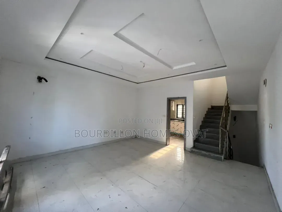 3bdrm Duplex in Ologolo Lekki Lagos for sale