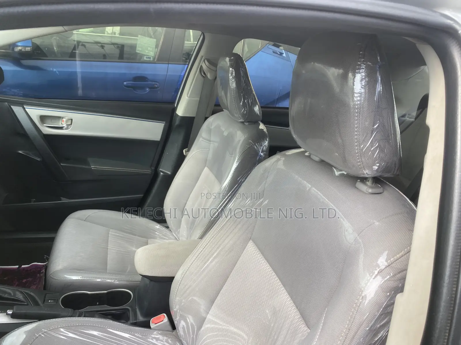 Toyota Corolla LE 4dr Sedan (1.8L 4cyl CVT) 2014 Silver