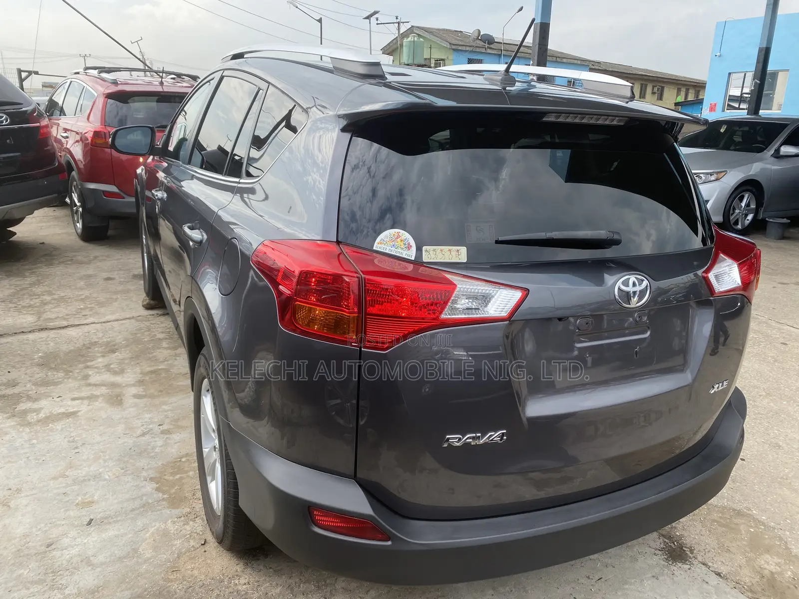 Toyota RAV4 XLE 4dr SUV (2.5L 4cyl 6A) 2014 Gray