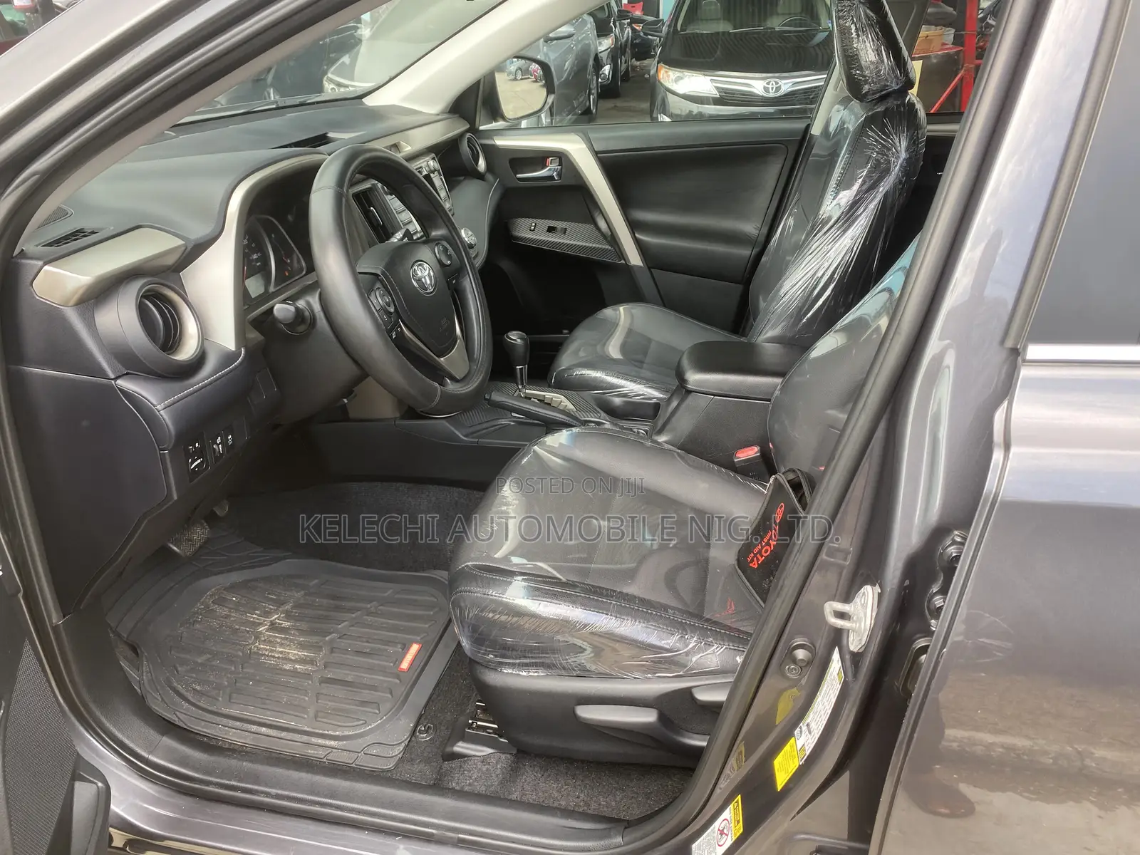 Toyota RAV4 XLE 4dr SUV (2.5L 4cyl 6A) 2014 Gray