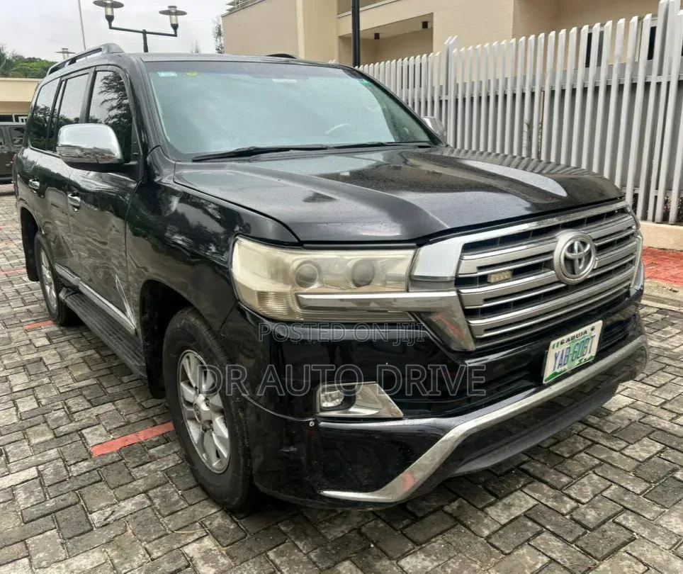 Toyota Land Cruiser 4.6 V8 VX-R 2014 Black