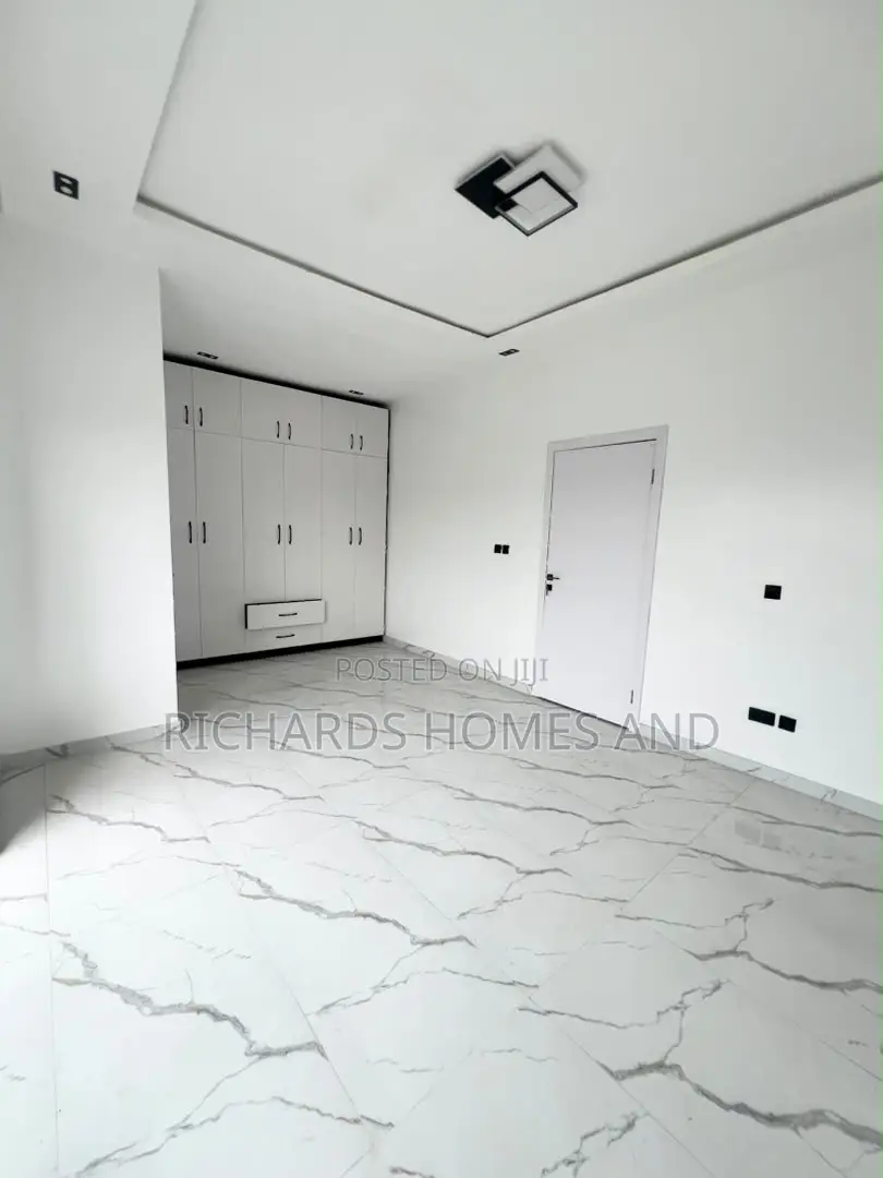 3bdrm Duplex in Abraham Adesanya Estate for rent