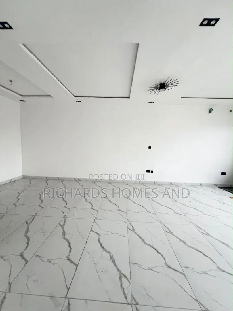 3bdrm Duplex in Abraham Adesanya Estate for rent