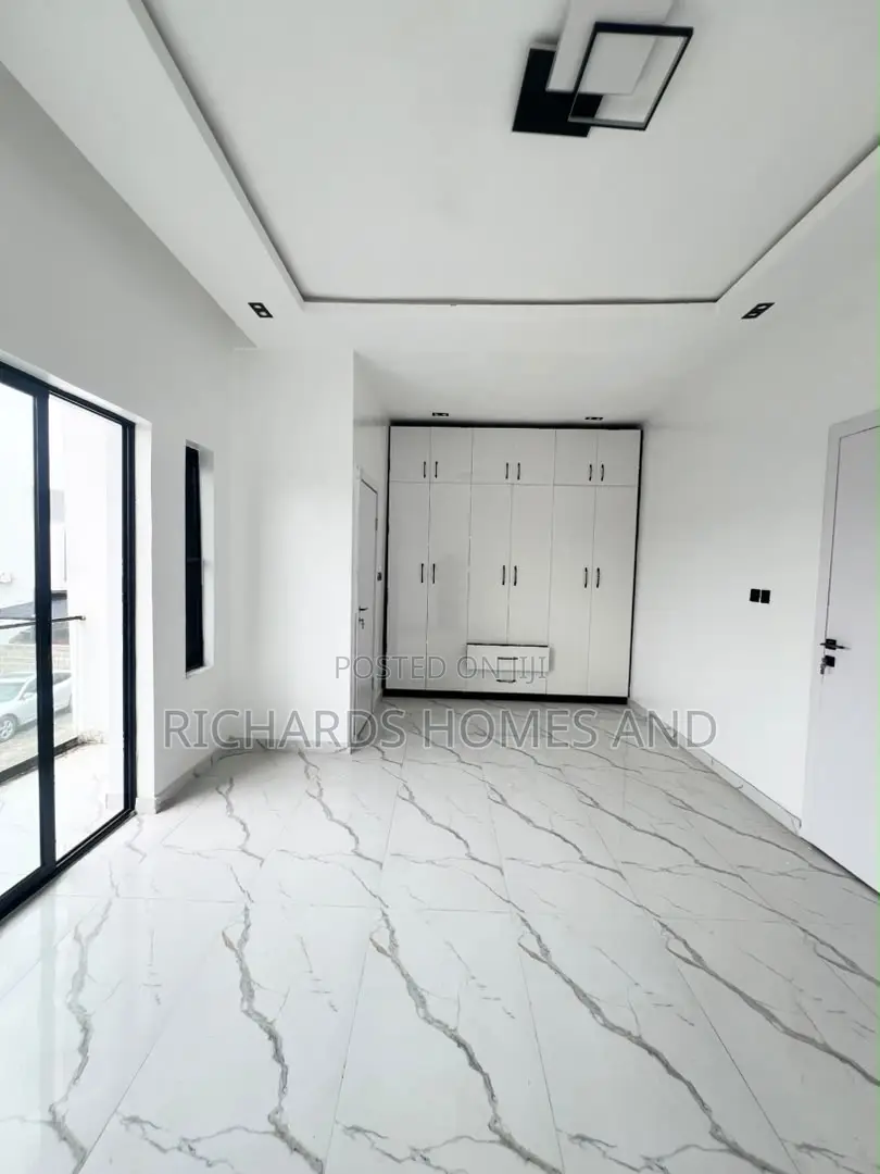 3bdrm Duplex in Abraham Adesanya Estate for rent