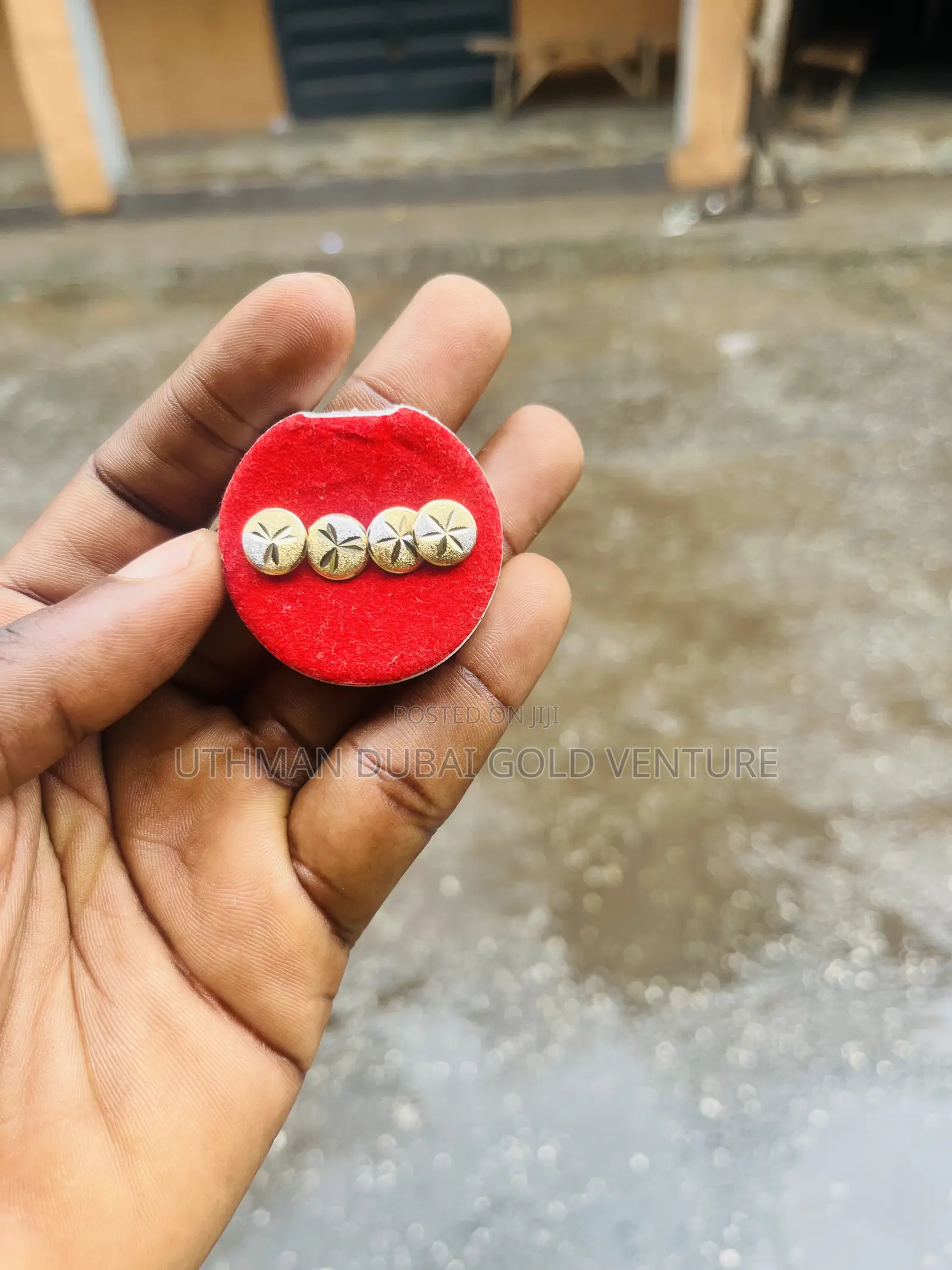 Brand New 18 Karat 1.2 Italian Gold Earrings