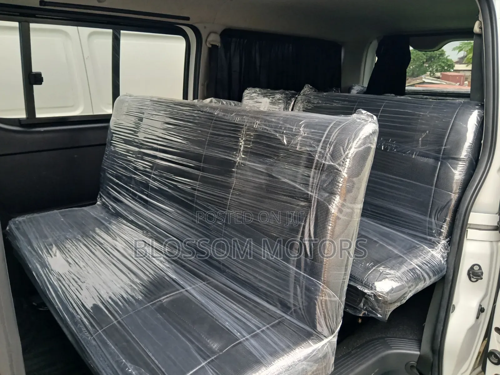 Toyota HiAce 2013 White