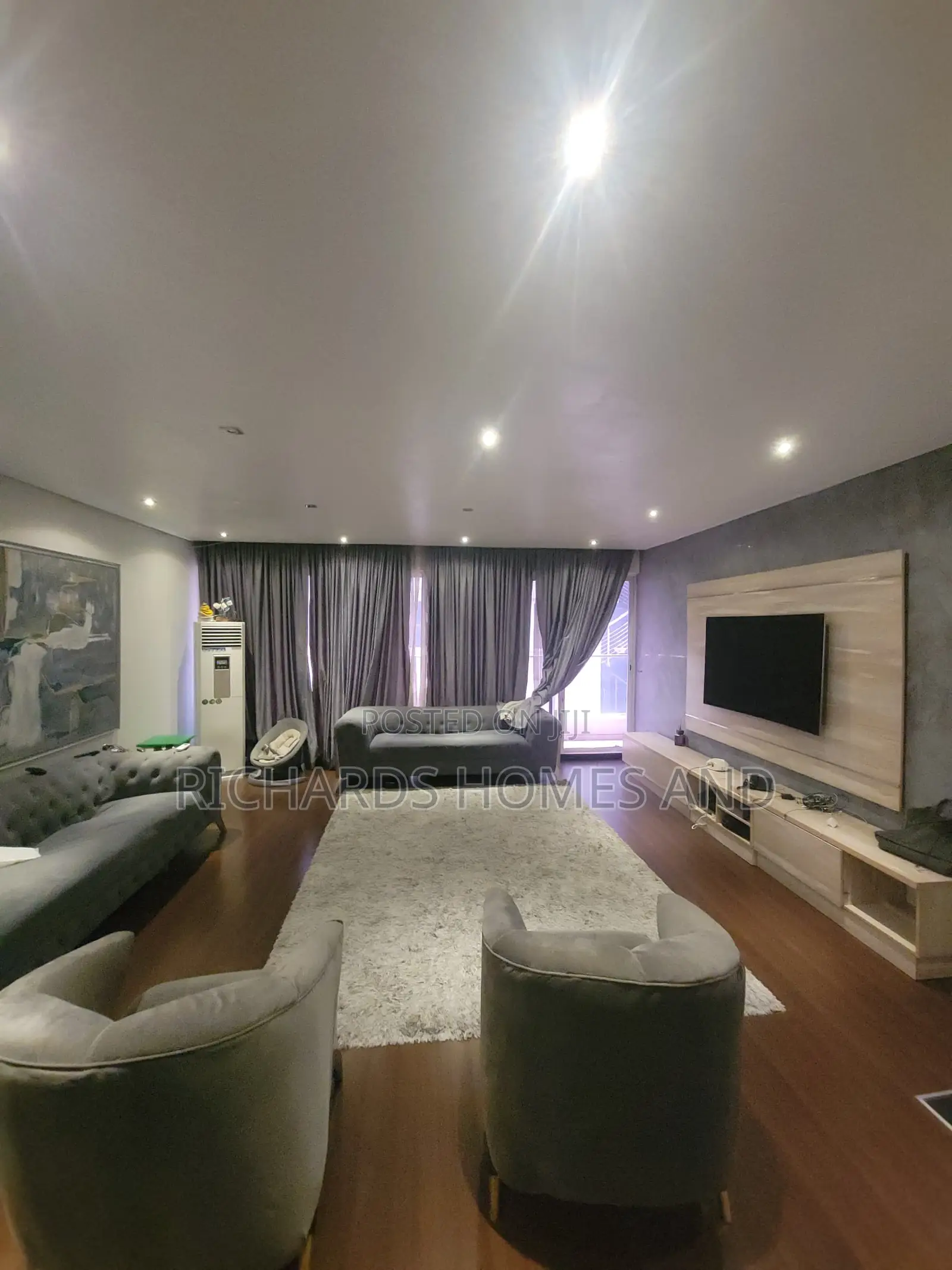 3bdrm Apartment in Lekki Phase 1 for rent