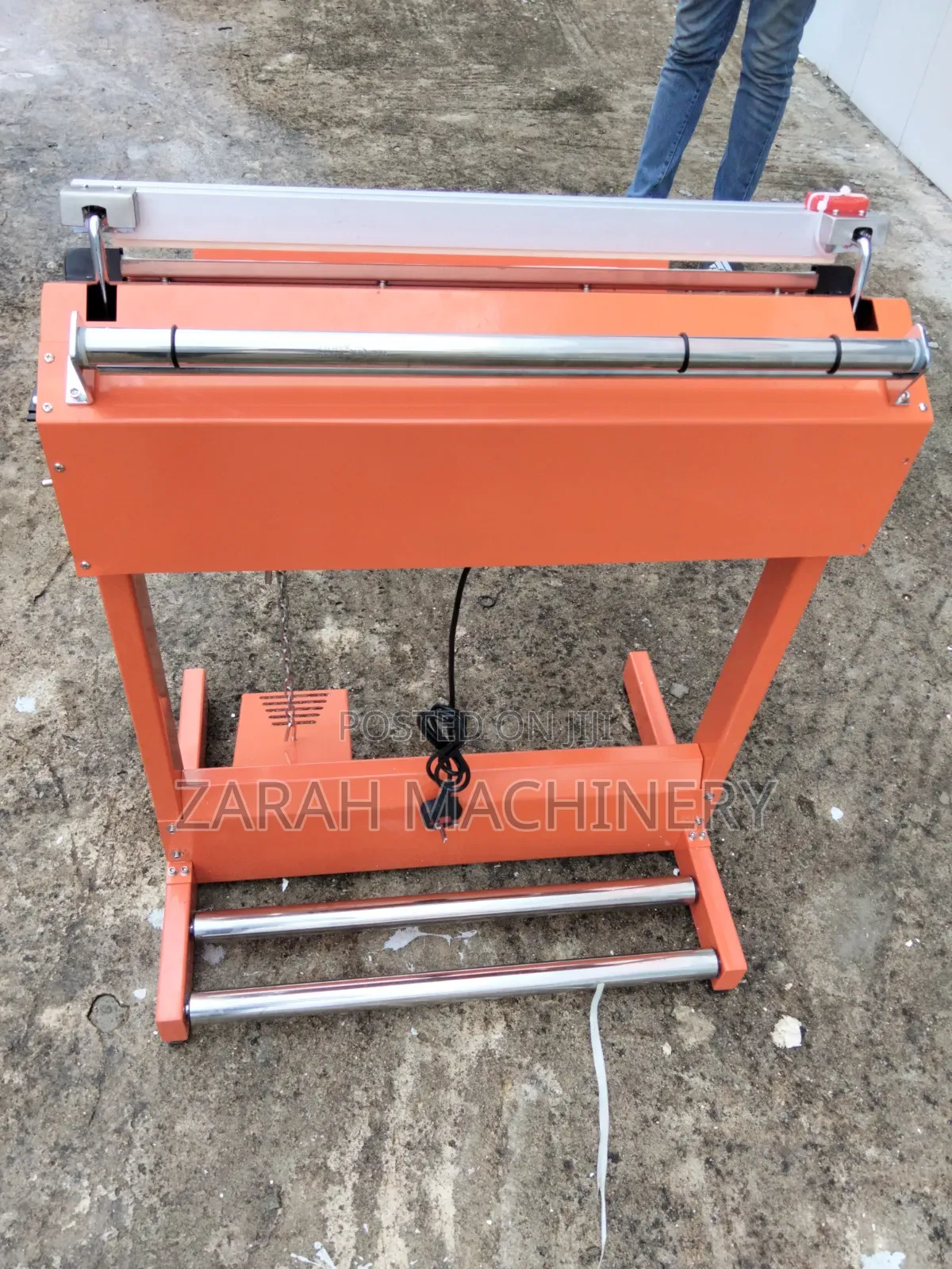 Sf-600c Pedal Sealing Machine With Cutter