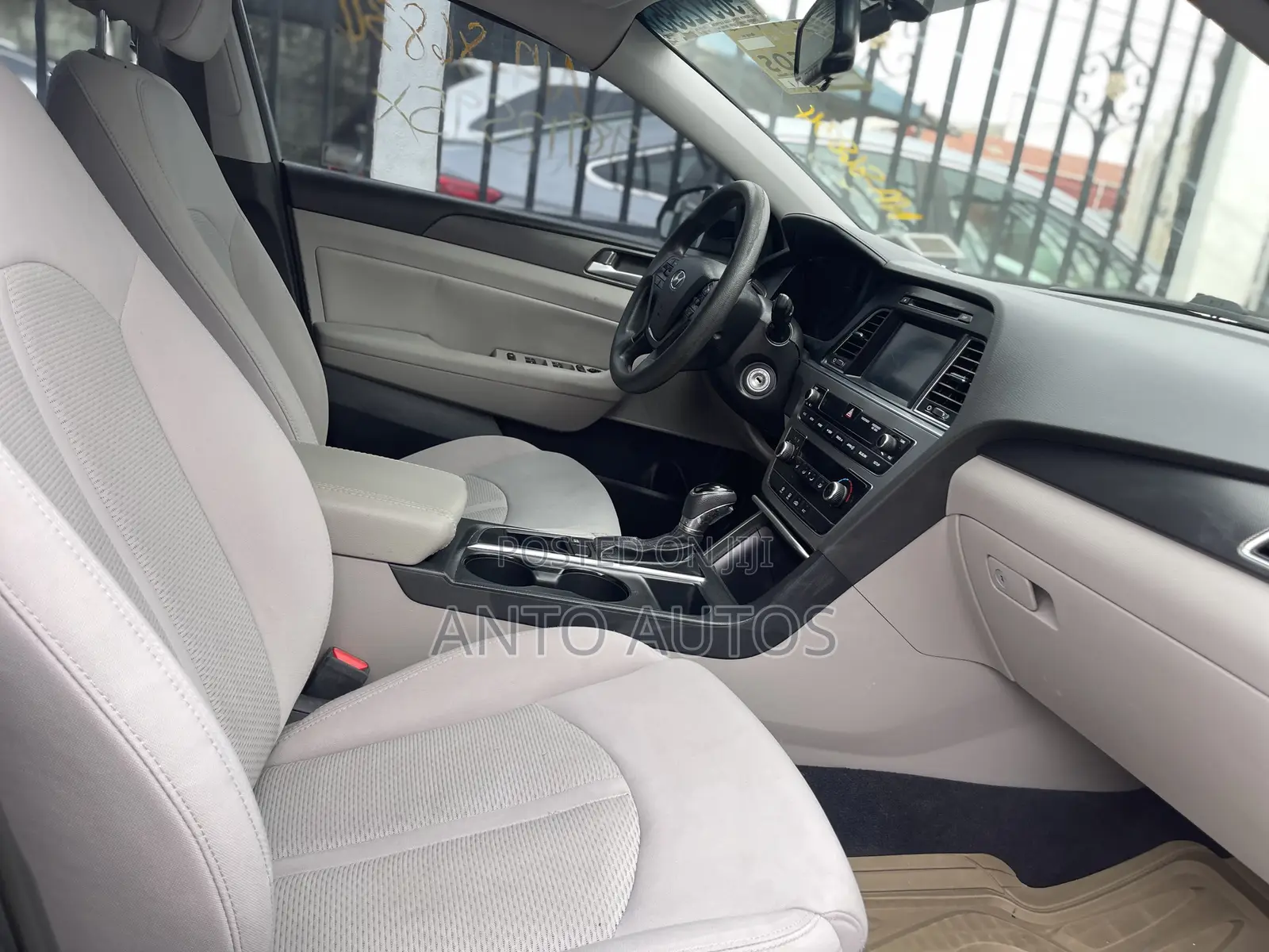 Hyundai Sonata SE 4dr Sedan (2.4L 4cyl 6A) 2015 Gray