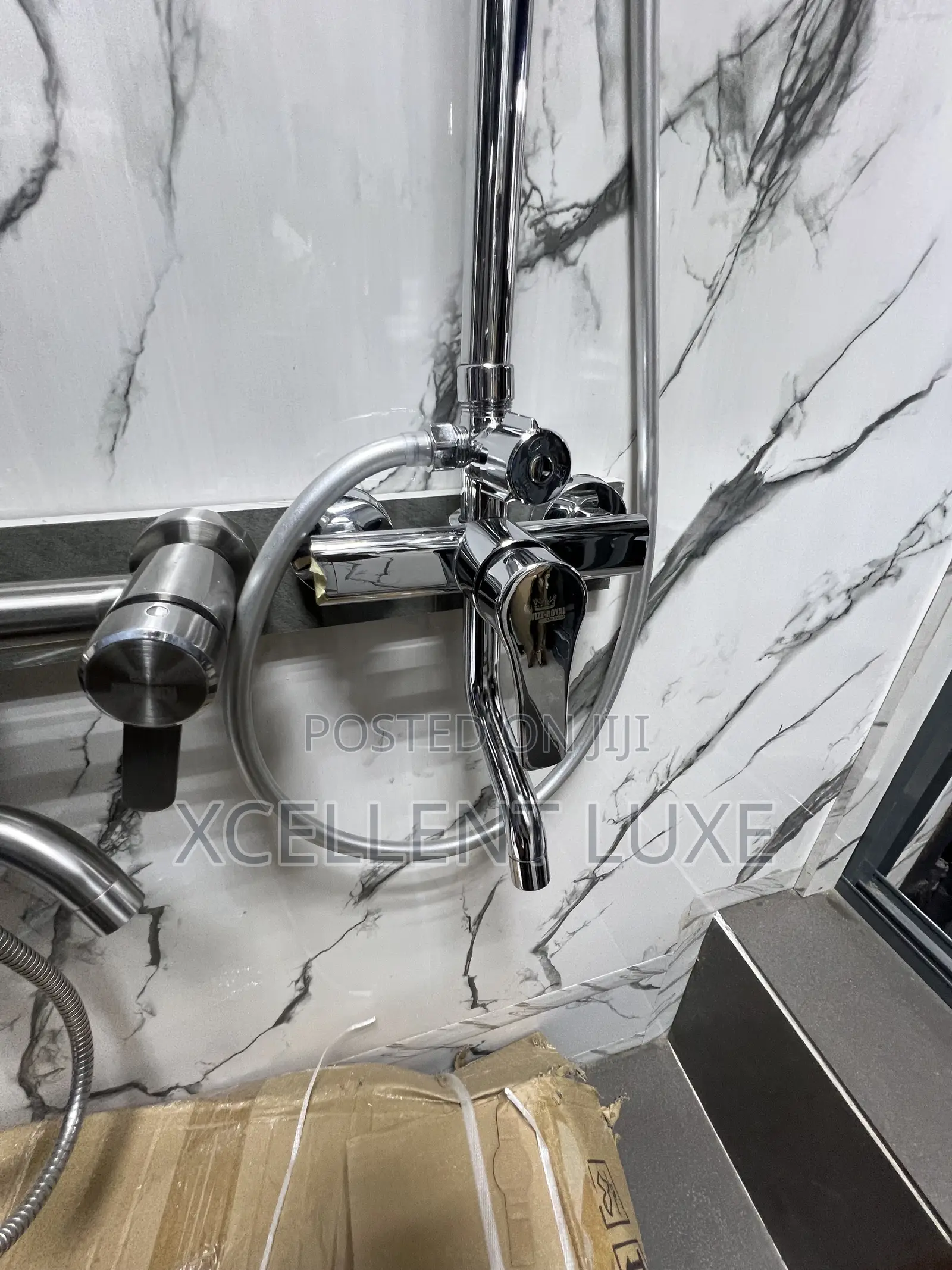 Chrome Shower Mixer With Sleeky Finishing
