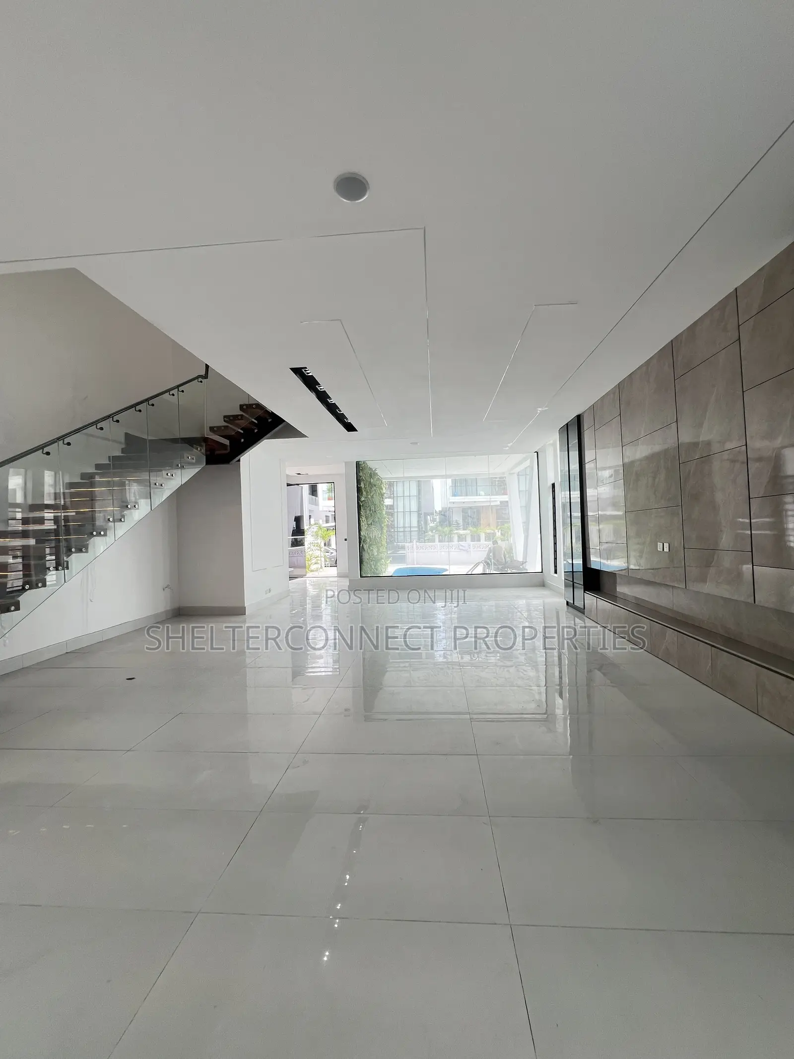 5bdrm House in Chevron for sale