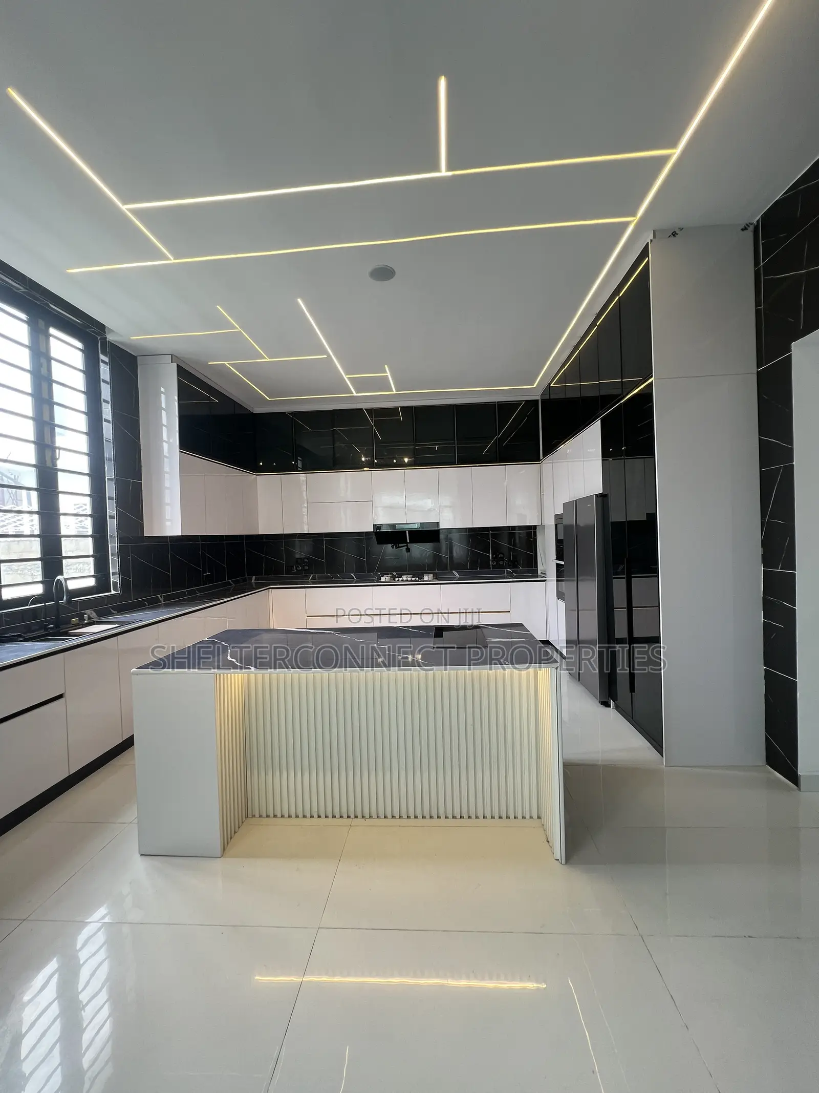 5bdrm House in Chevron for sale
