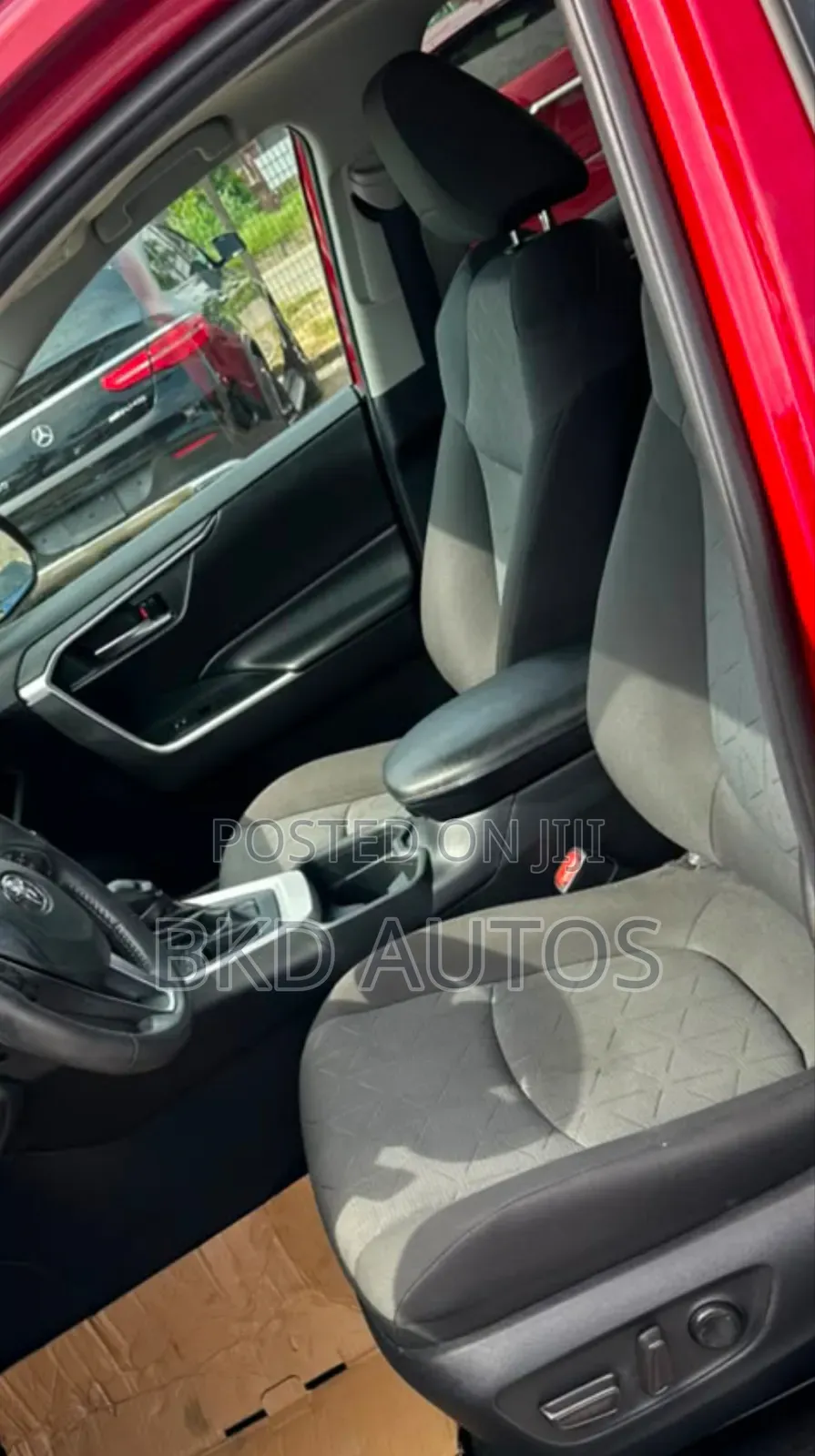 Toyota RAV4 XLE FWD 2024 Red