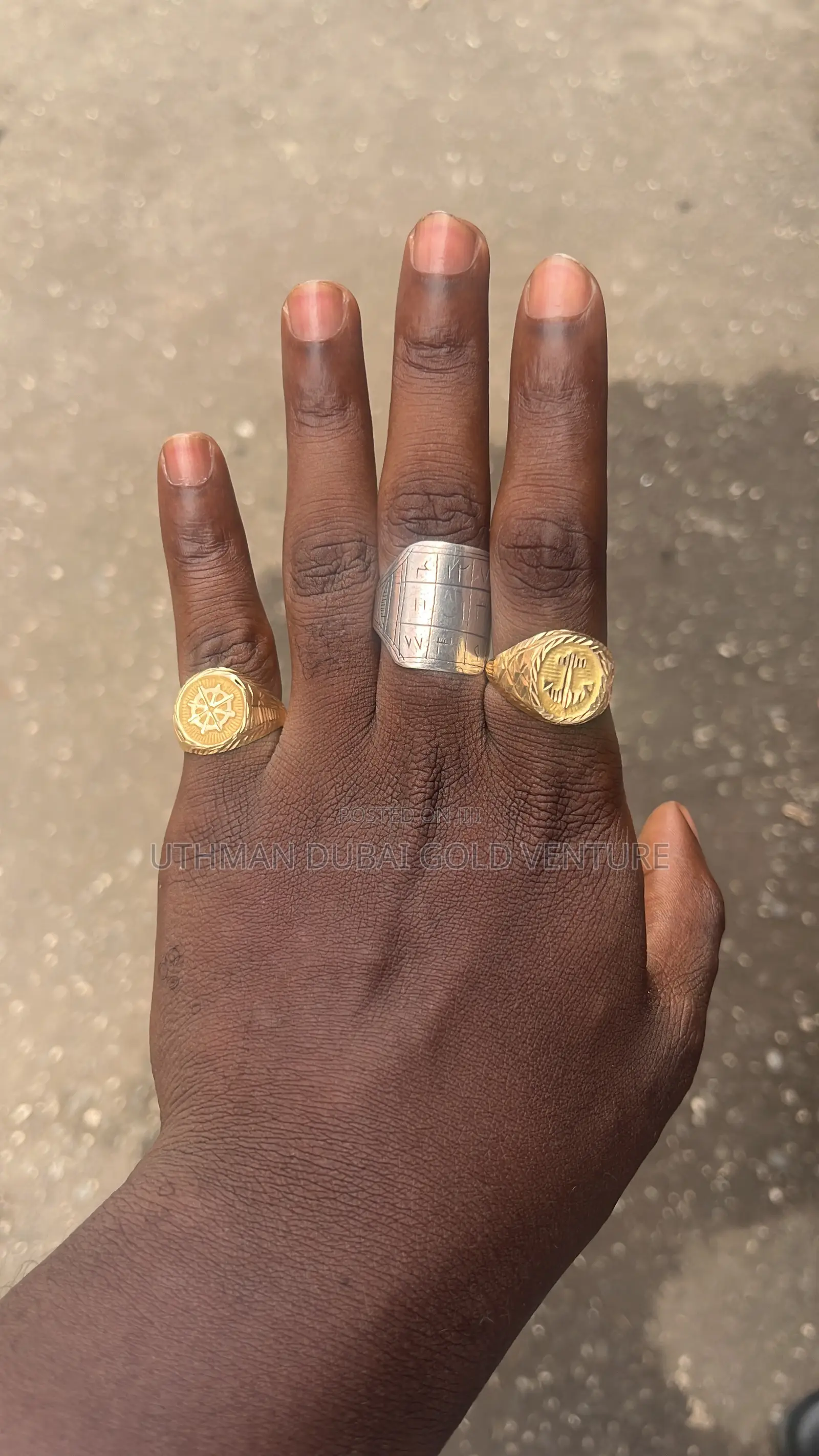 Original Brand New 18 Karat Italian Gold Ring