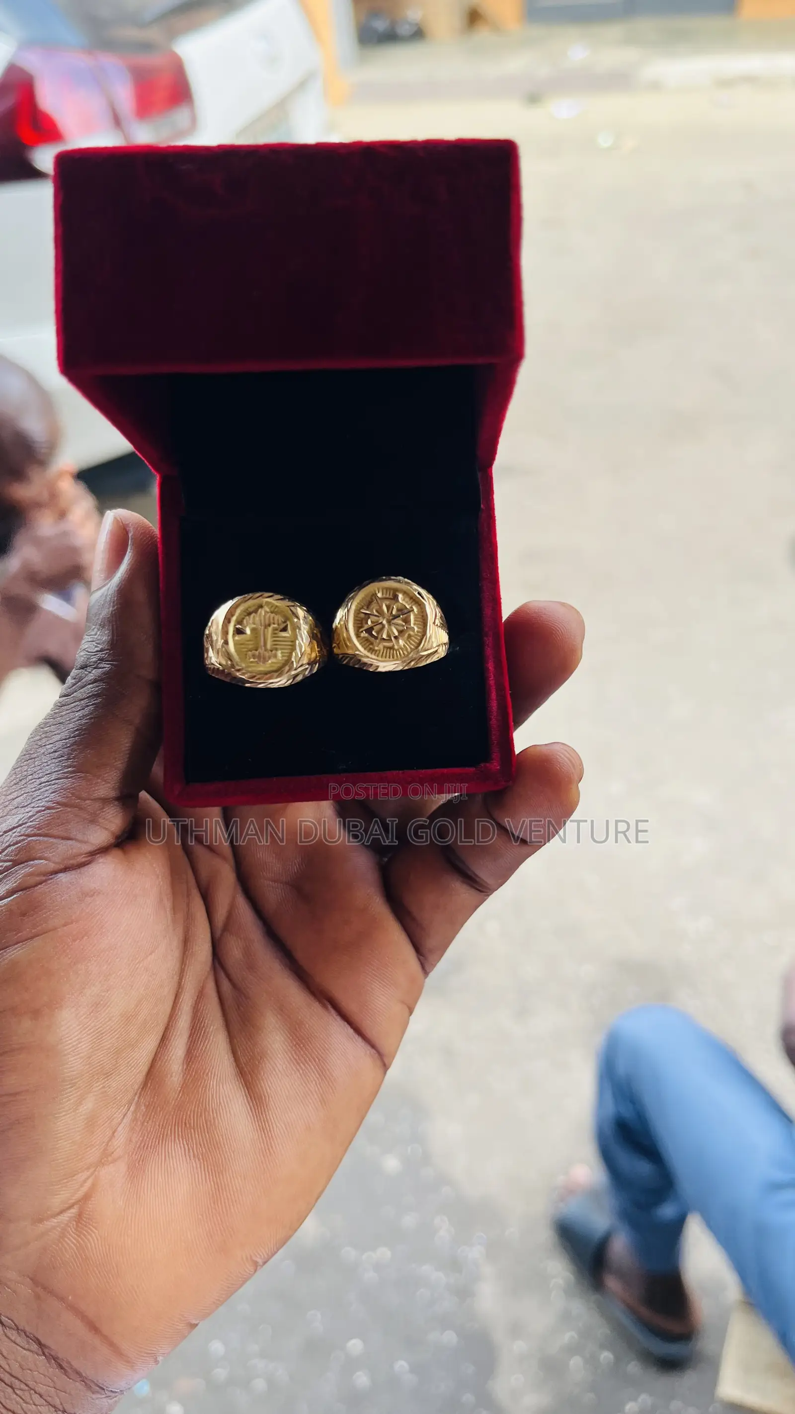 Original Brand New 18 Karat Italian Gold Ring