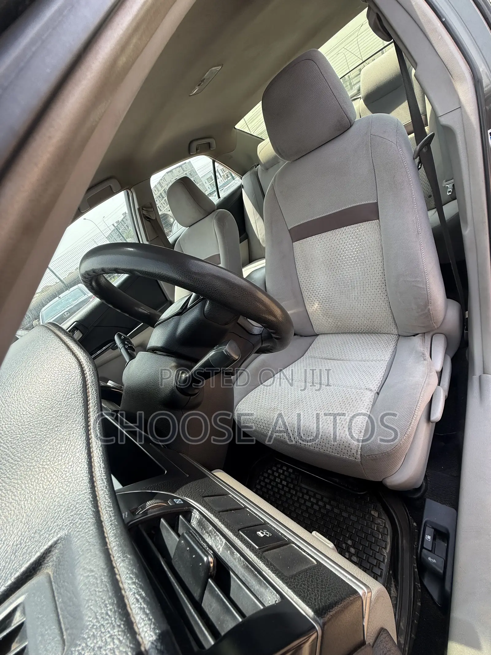 Toyota Camry LE 4dr Sedan (2.5L 4cyl 6A) 2013 Gray