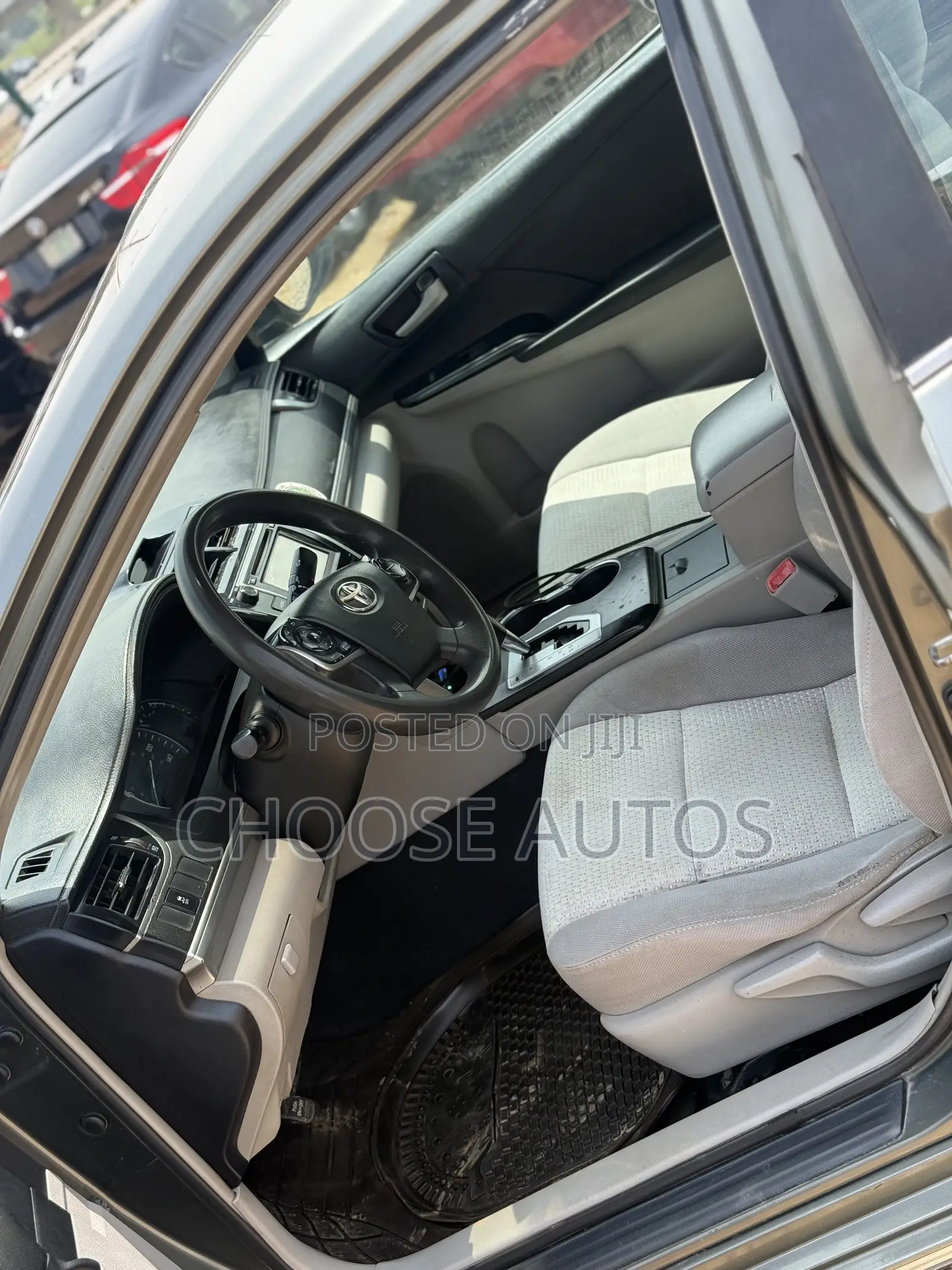 Toyota Camry LE 4dr Sedan (2.5L 4cyl 6A) 2013 Gray