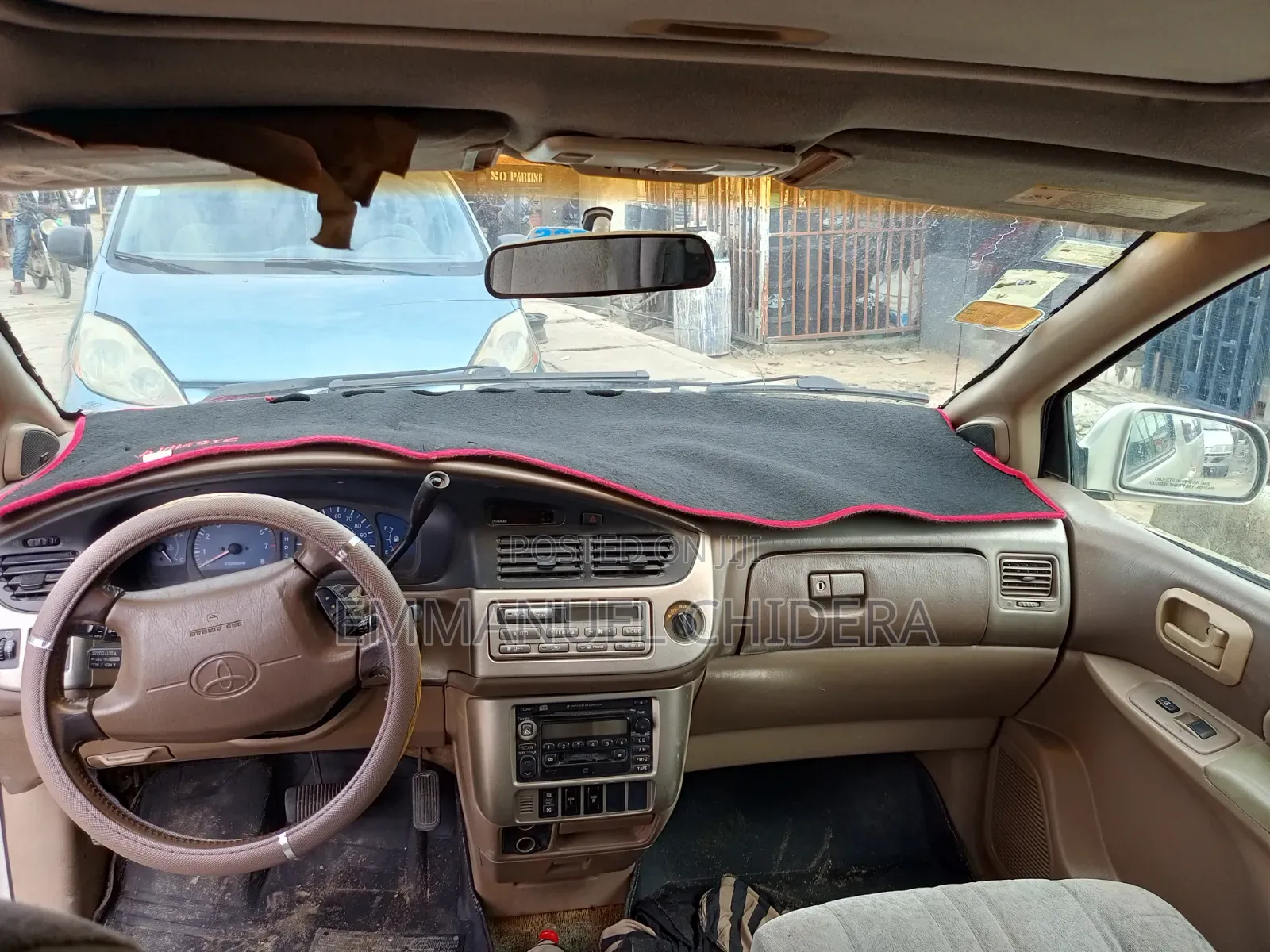 Toyota Sienna XLE 2002 Gold