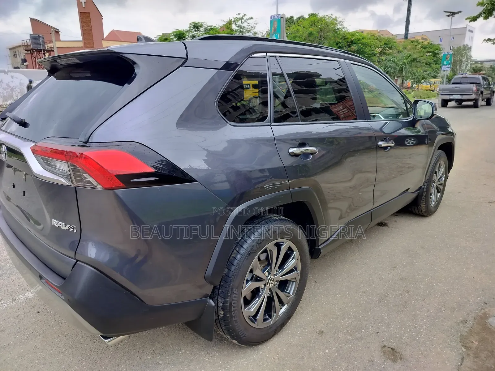 Toyota RAV4 XLE Premium 2025 Gray