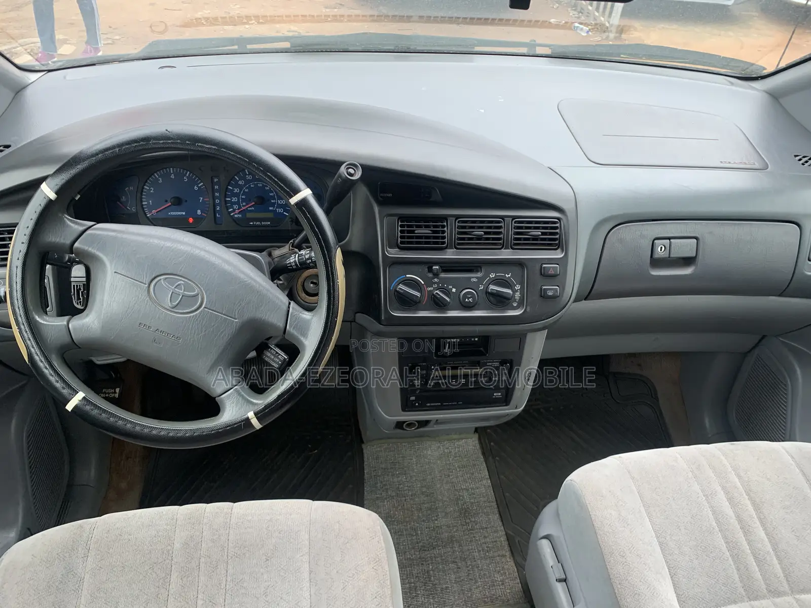 Toyota Sienna LE 2001 Black