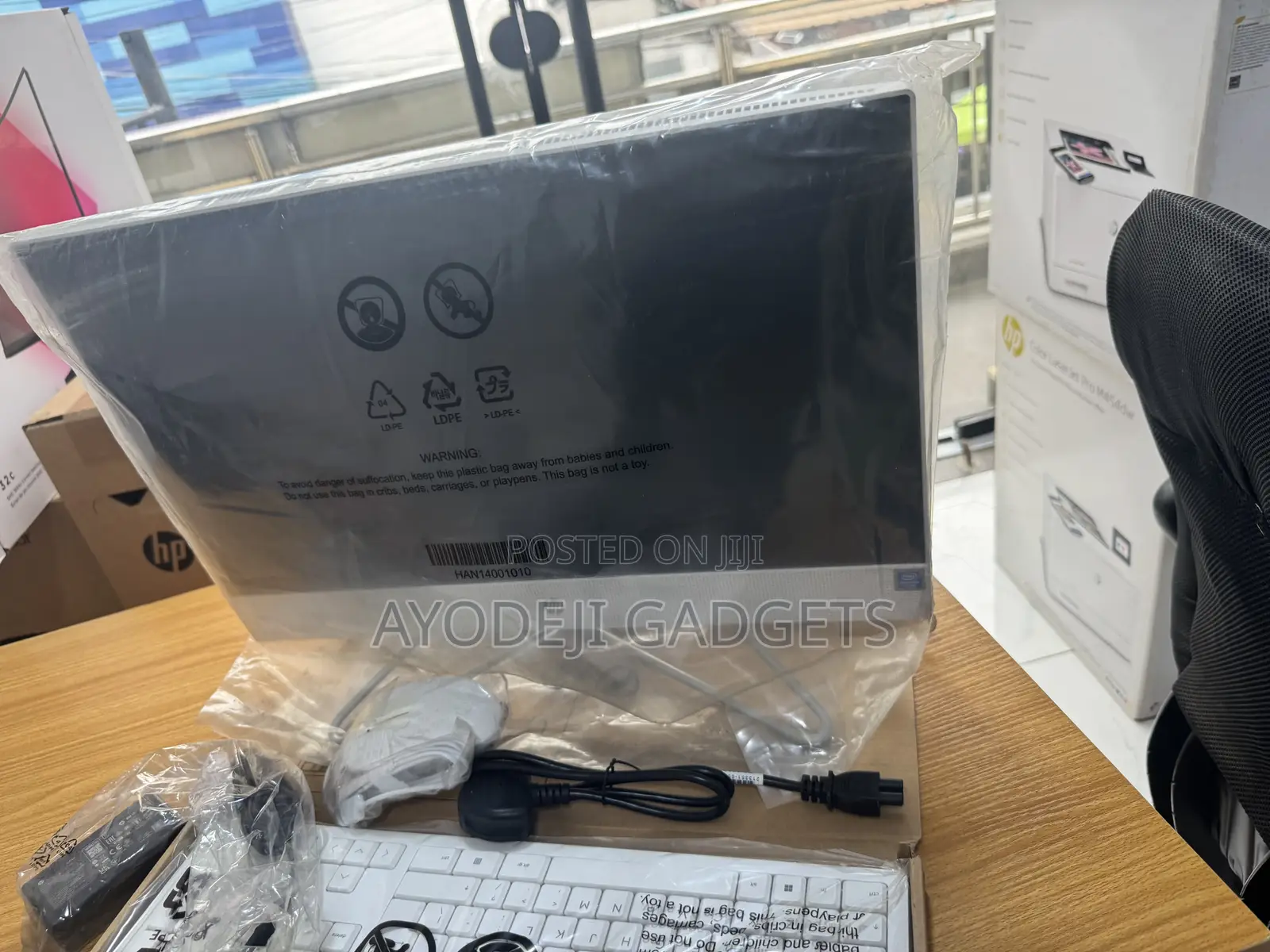 New HP 200 G4 22 All-in-One 4GB Intel Pentium HDD+SSD 256GB