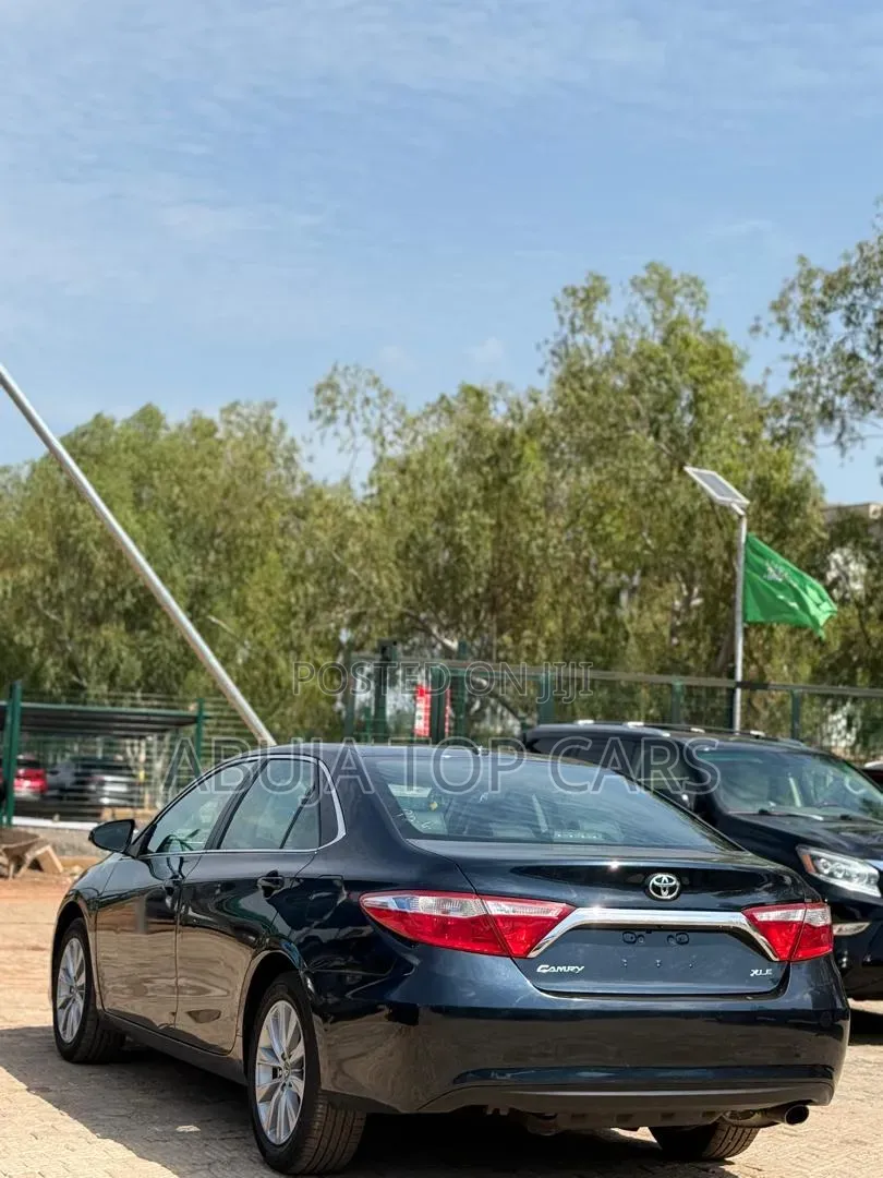 Toyota Camry XLE 4dr Sedan (3.5L 6cyl 6A) 2017 Black