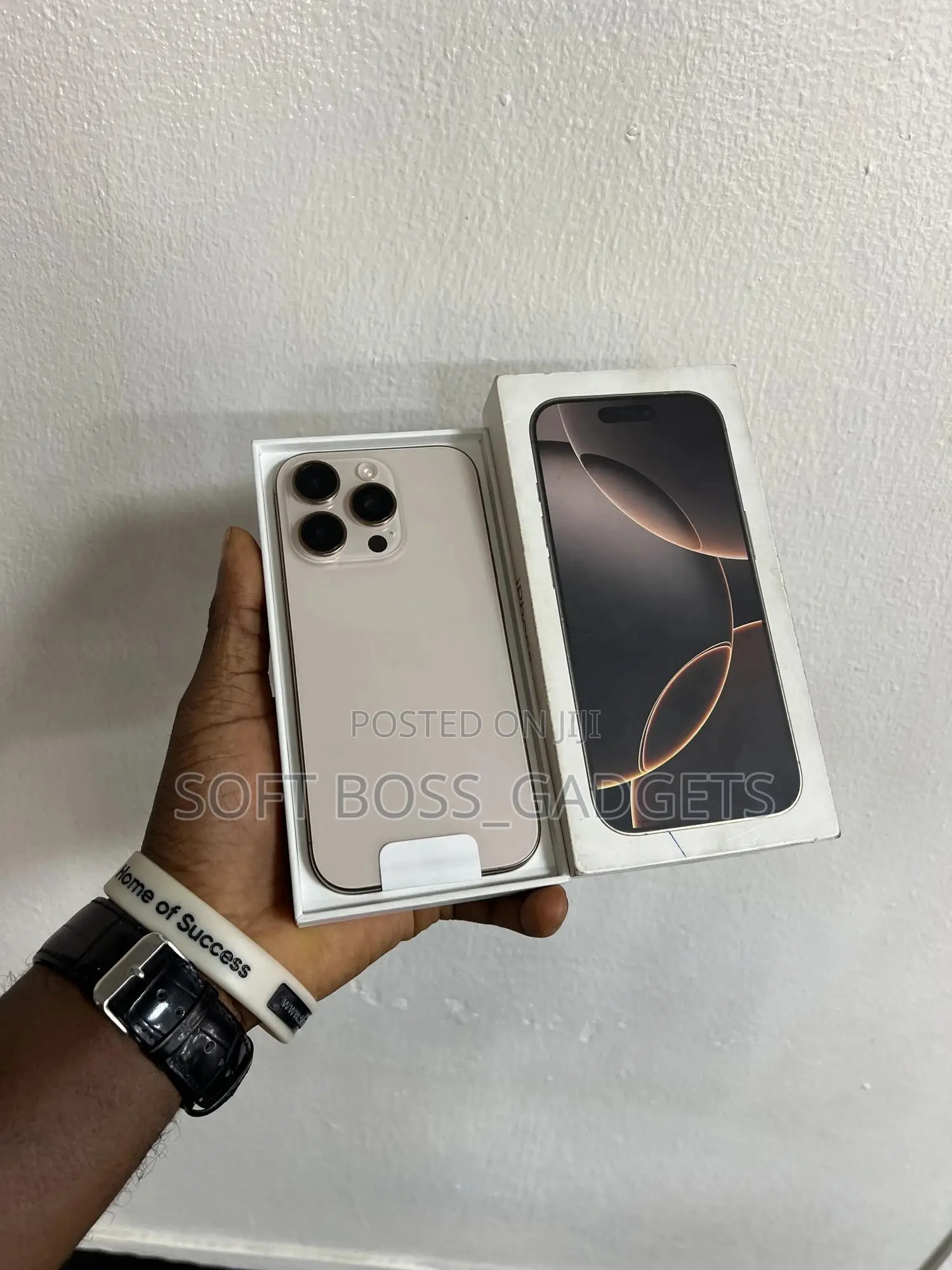 Apple iPhone 16 Pro 128 GB Gold