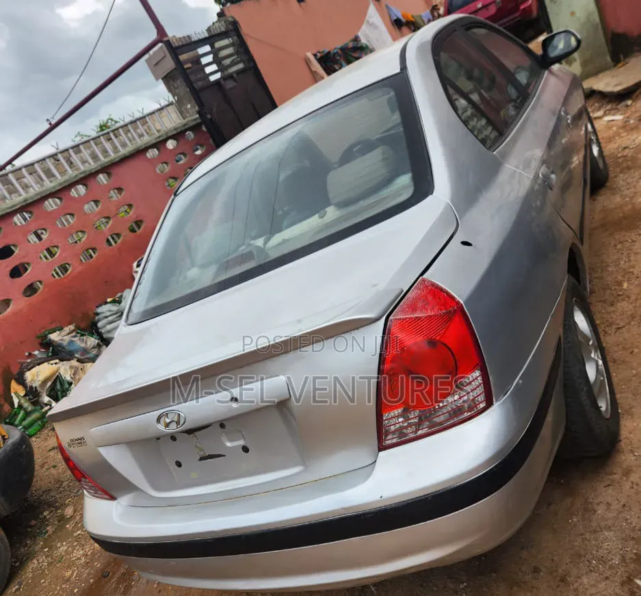 Hyundai Elantra GT 2004 Silver