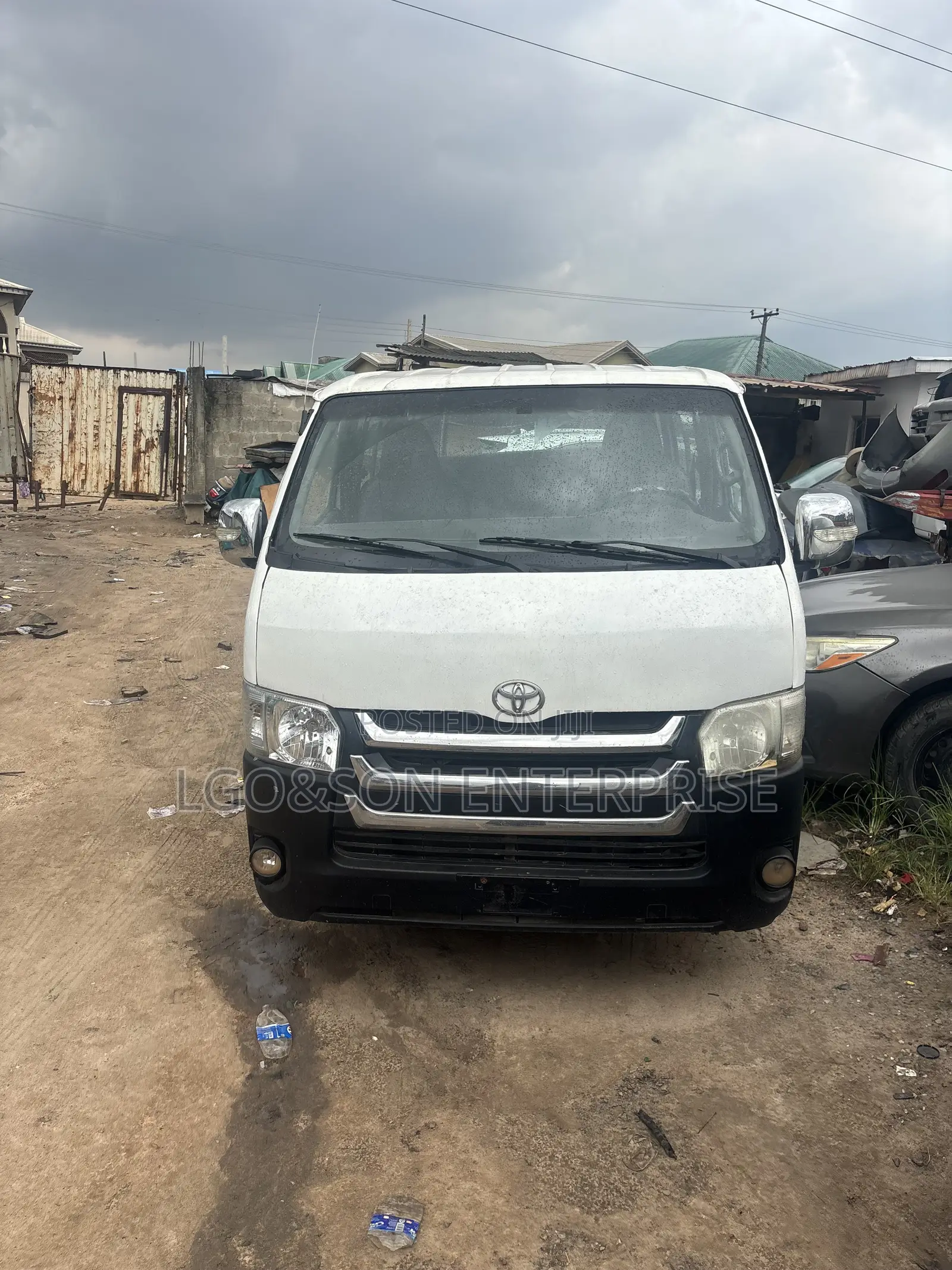 Toyota HiAce 2007 White